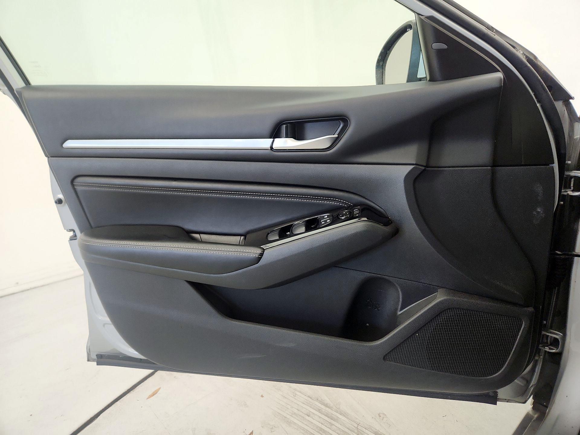 Thumbnail: 2023 Nissan Altima - 10