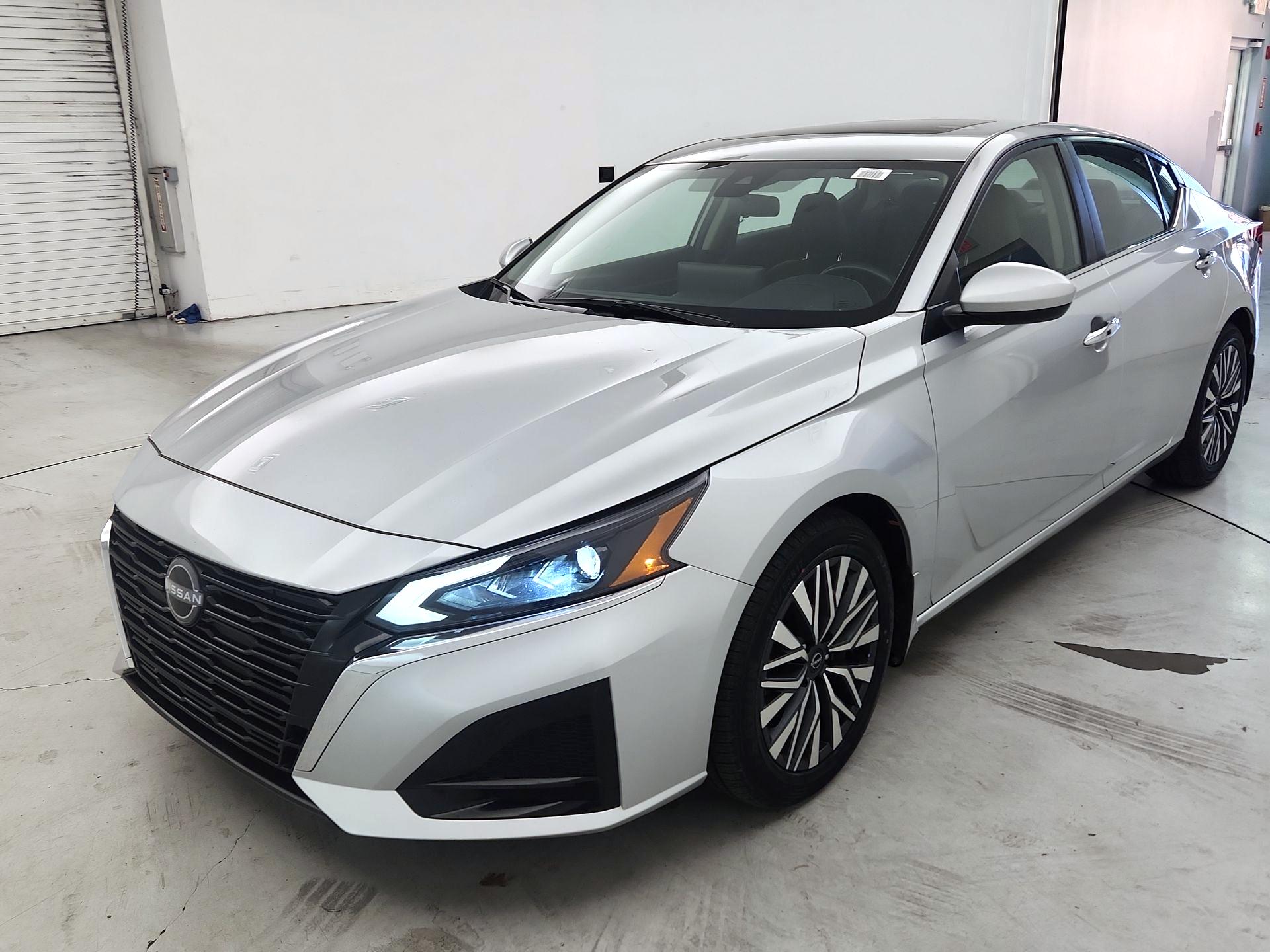 Thumbnail: 2023 Nissan Altima - 3