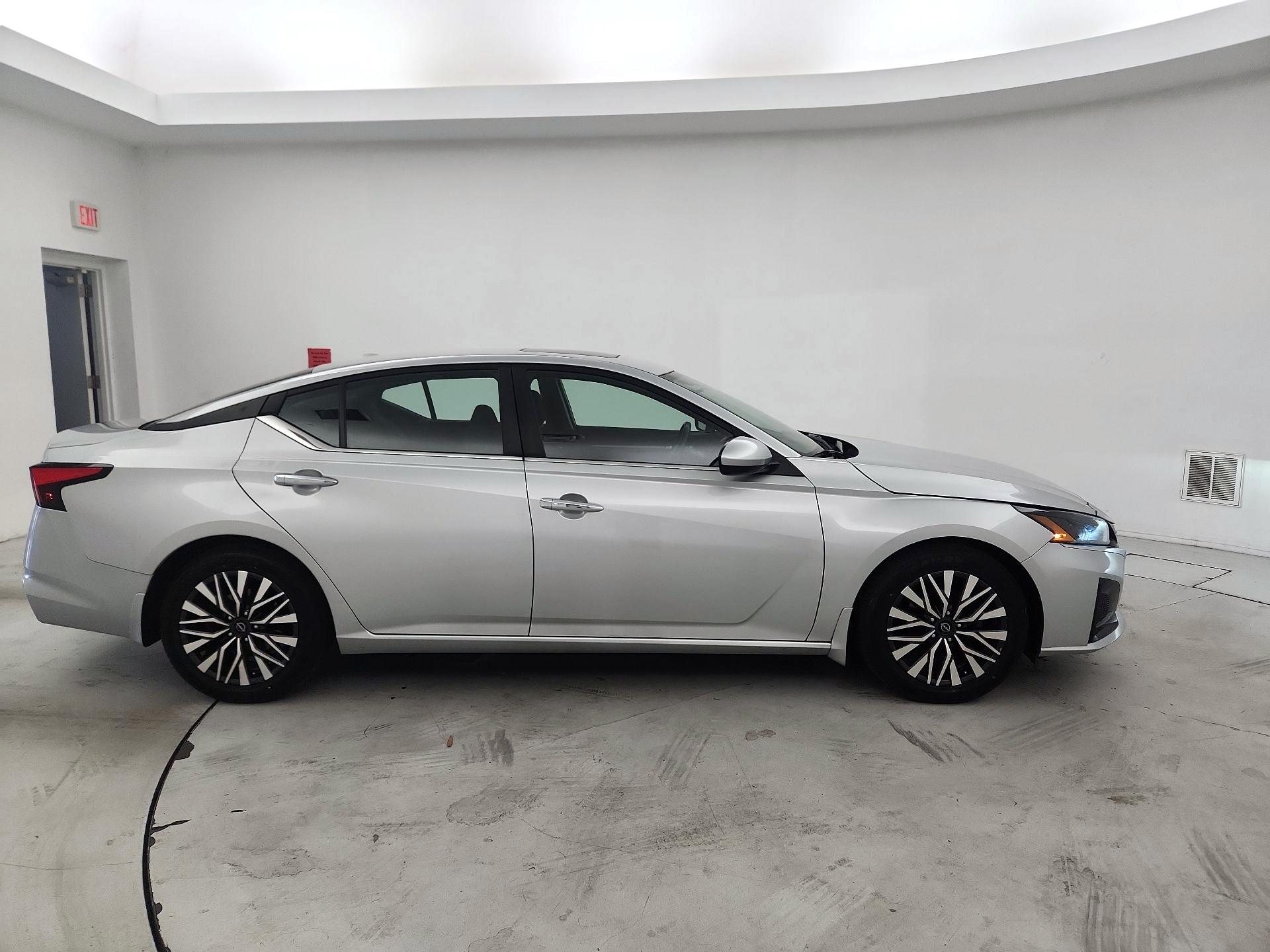 Thumbnail: 2023 Nissan Altima - 4