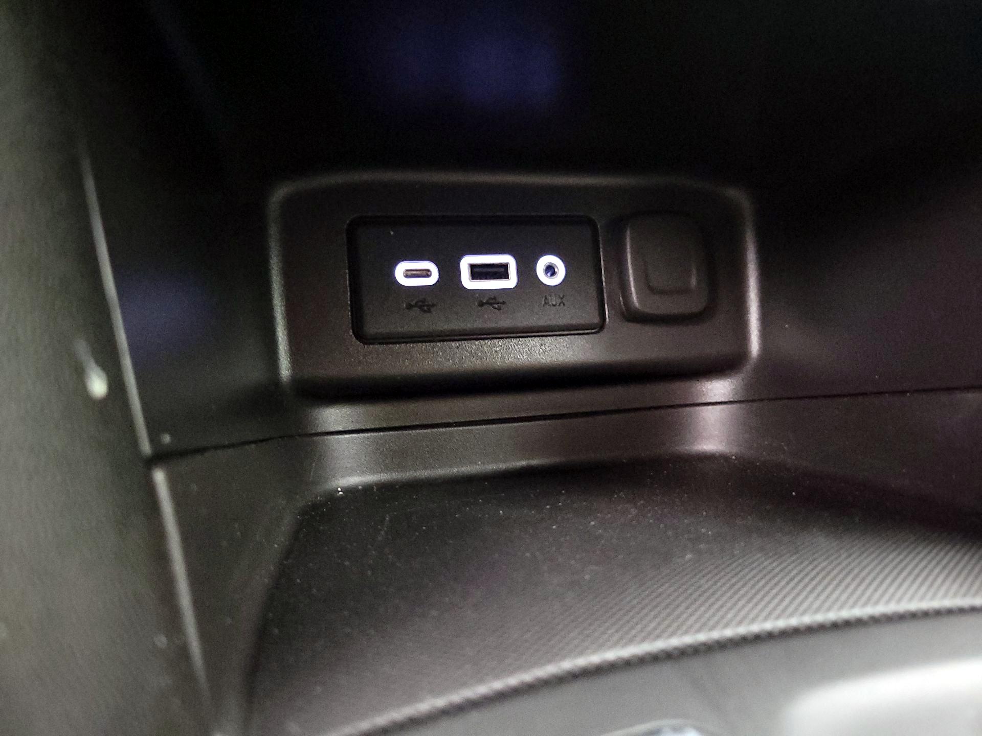 Thumbnail: 2022 Chevrolet Equinox - 18