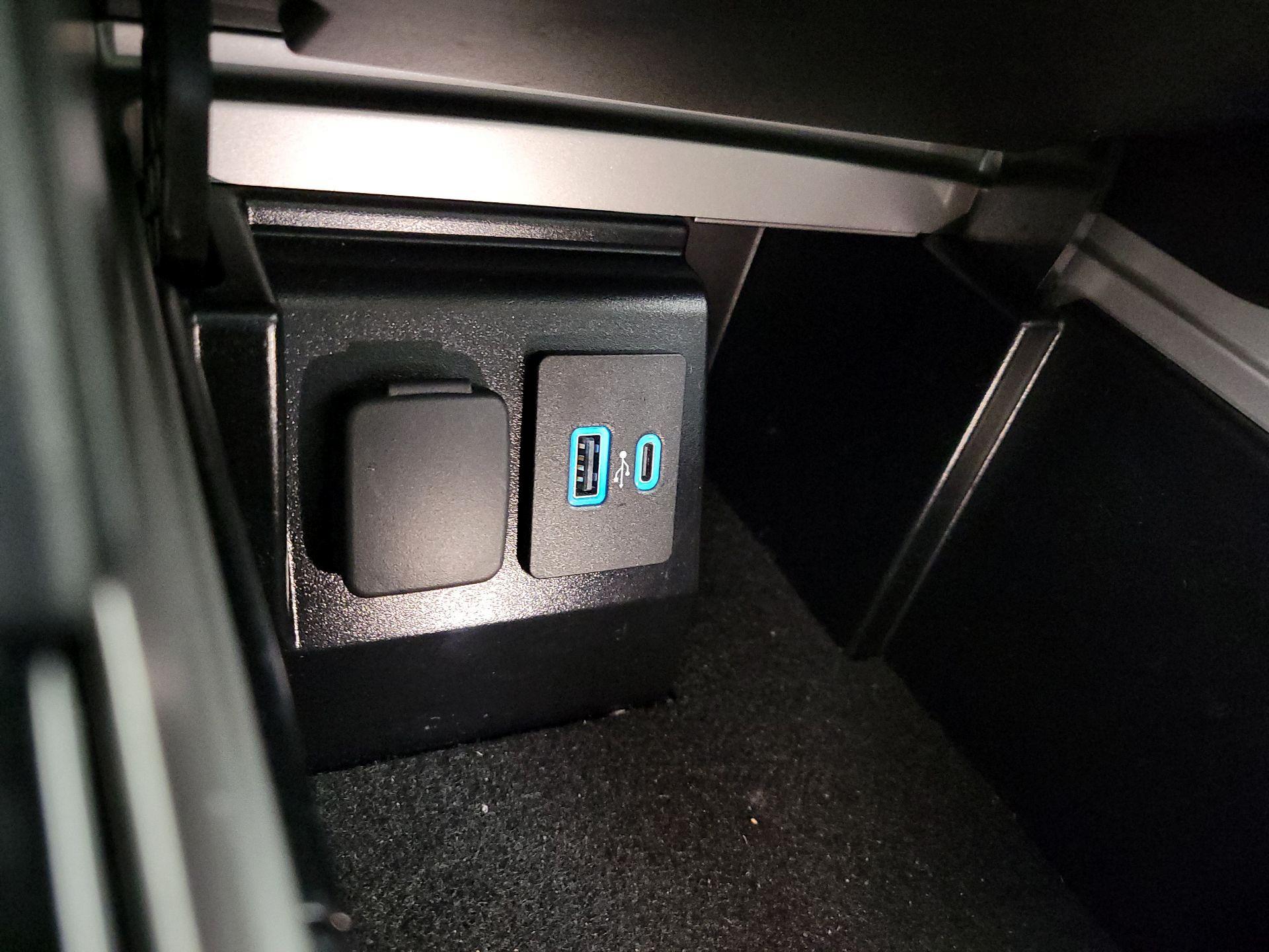 Thumbnail: 2022 Ford Explorer - 19