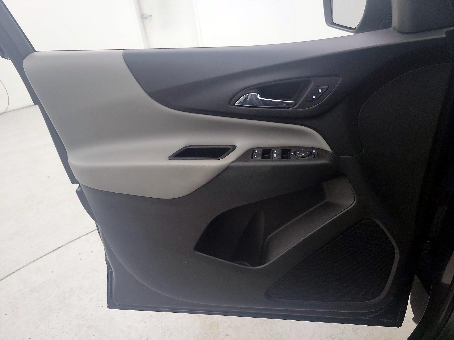 Thumbnail: 2022 Chevrolet Equinox - 12