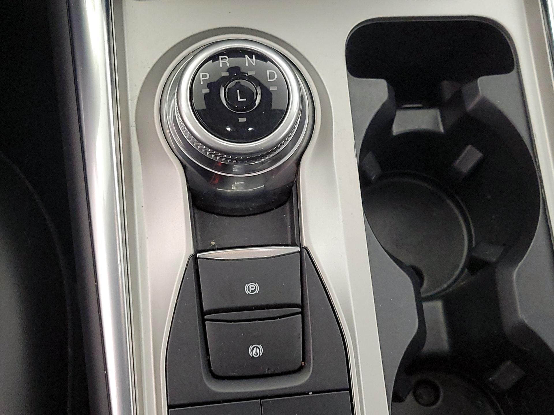 Thumbnail: 2022 Ford Explorer - 18