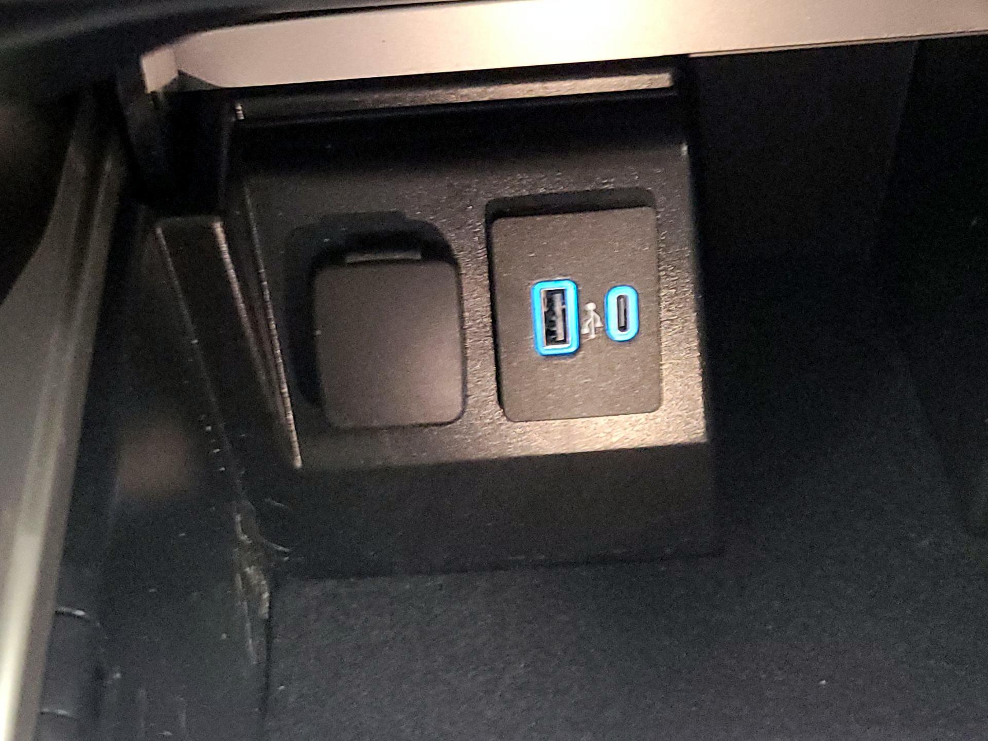 Thumbnail: 2022 Ford Explorer - 19