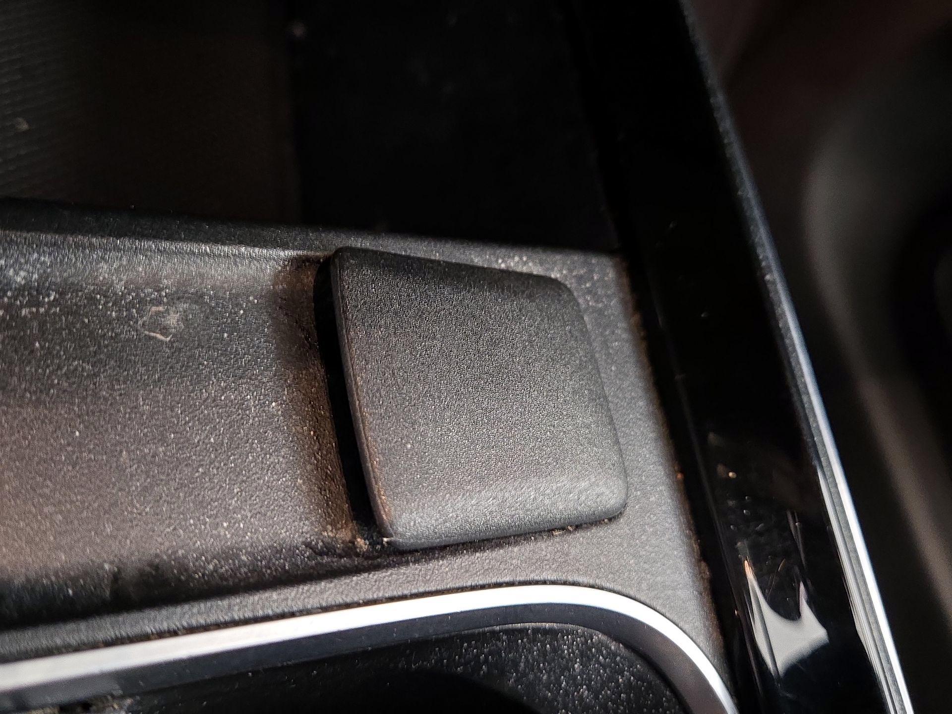 Thumbnail: 2021 Mercedes-Benz GLB - 17