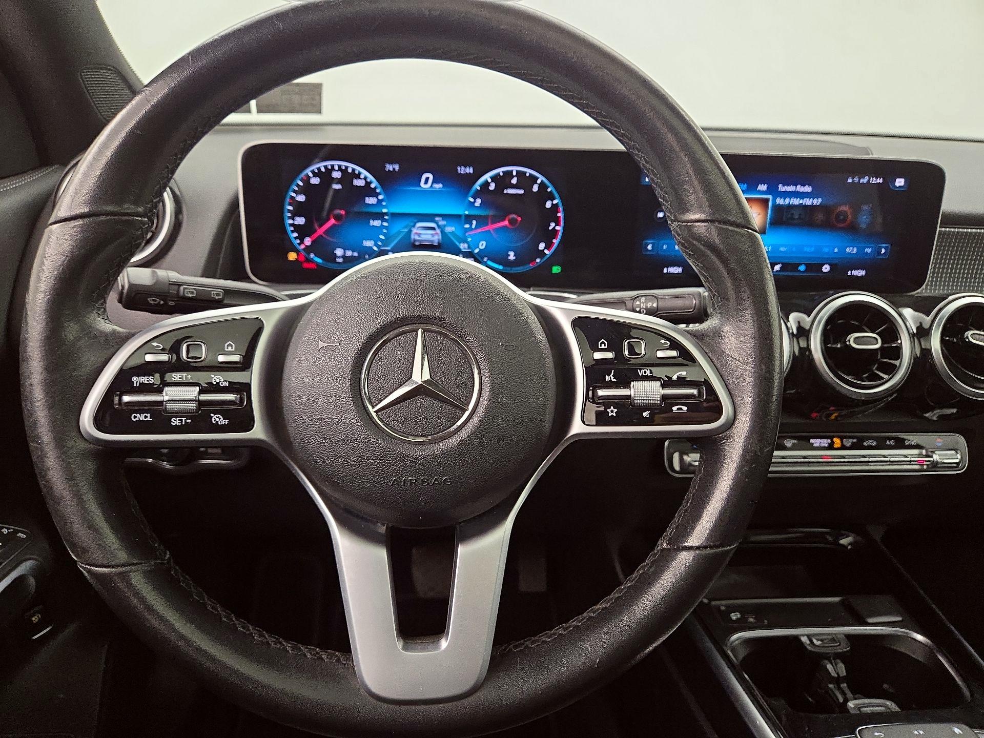 Thumbnail: 2021 Mercedes-Benz GLB - 10