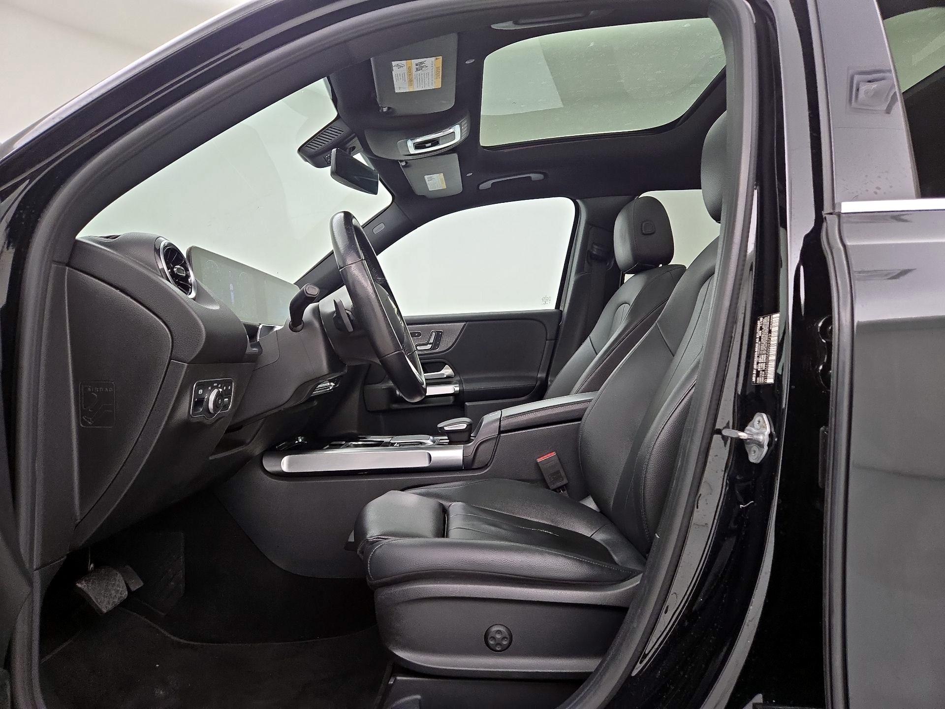 Thumbnail: 2021 Mercedes-Benz GLB - 11