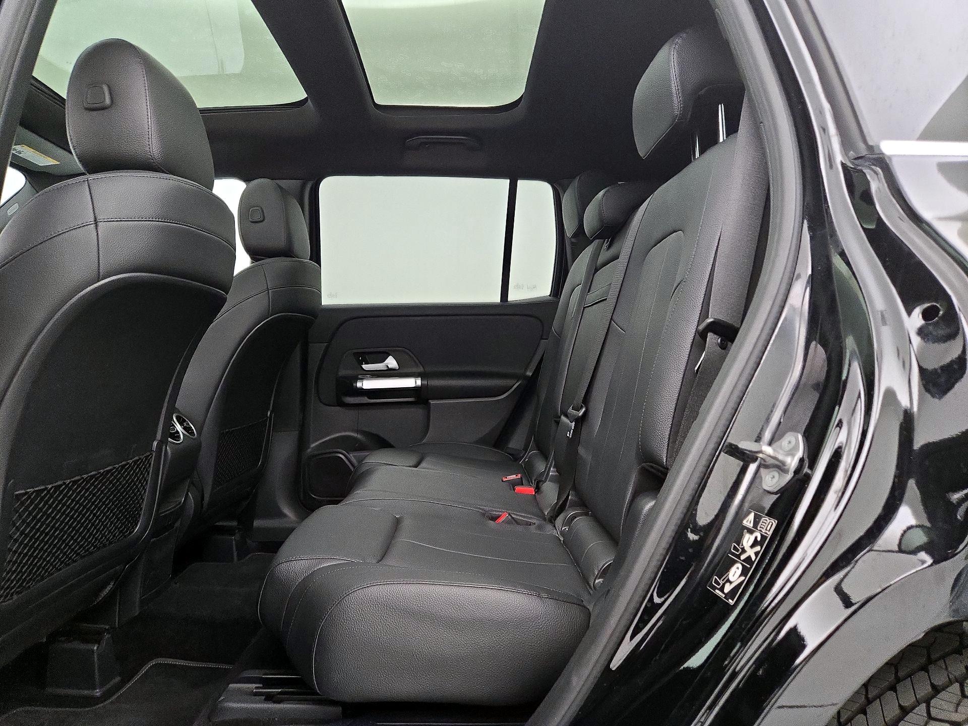 Thumbnail: 2021 Mercedes-Benz GLB - 19