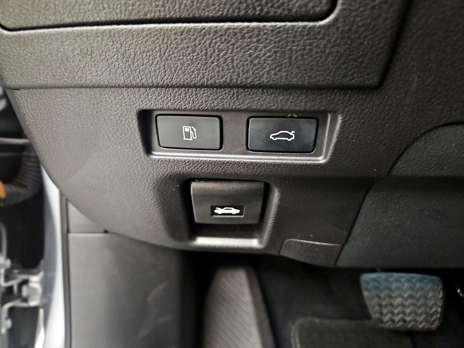 Thumbnail: 2023 Lexus ES - 13