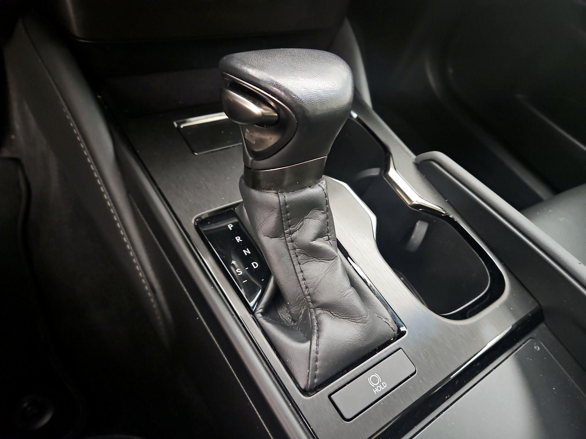 Thumbnail: 2023 Lexus ES - 17