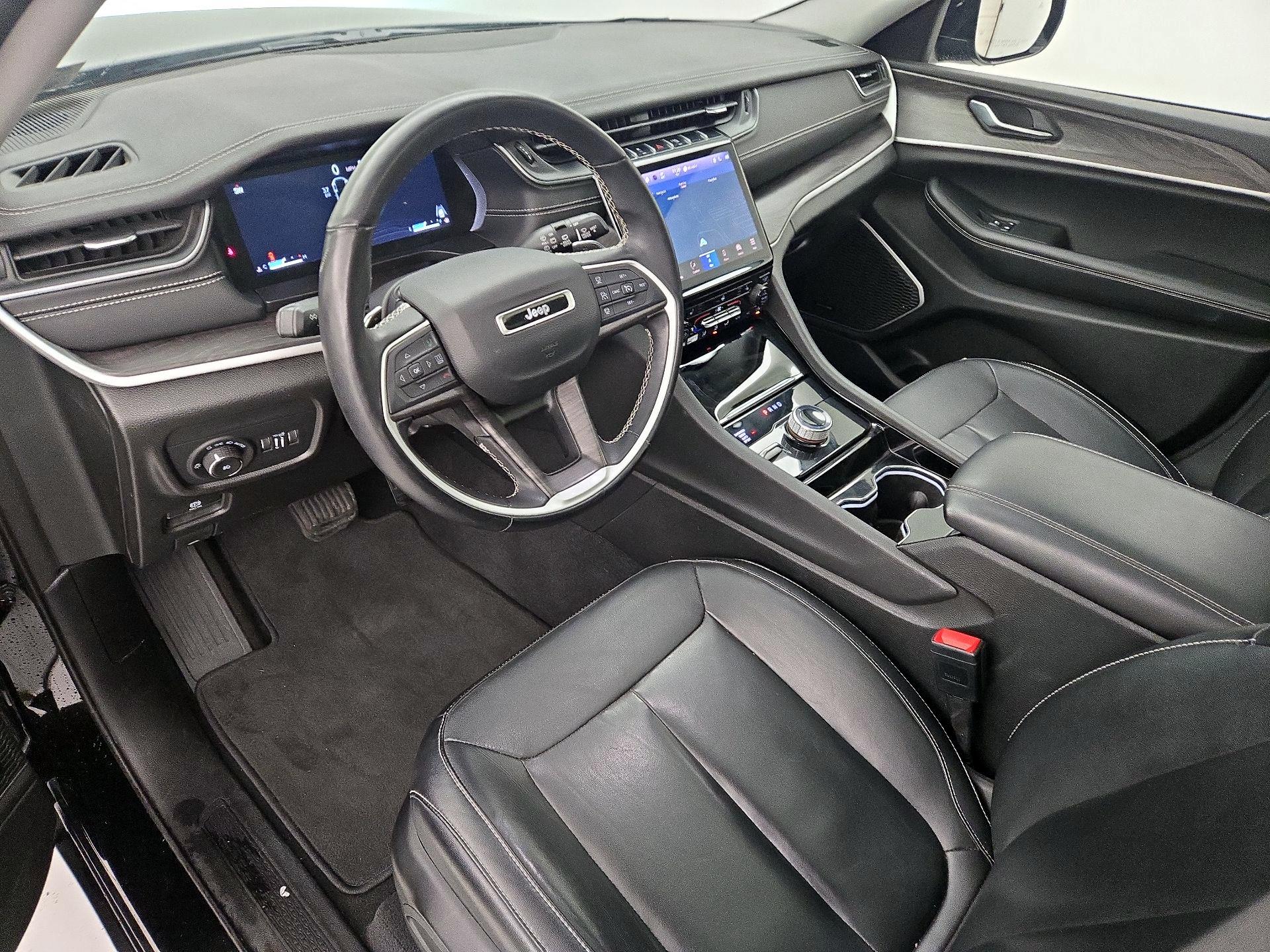 Thumbnail: 2022 Jeep Grand Cherokee - 11