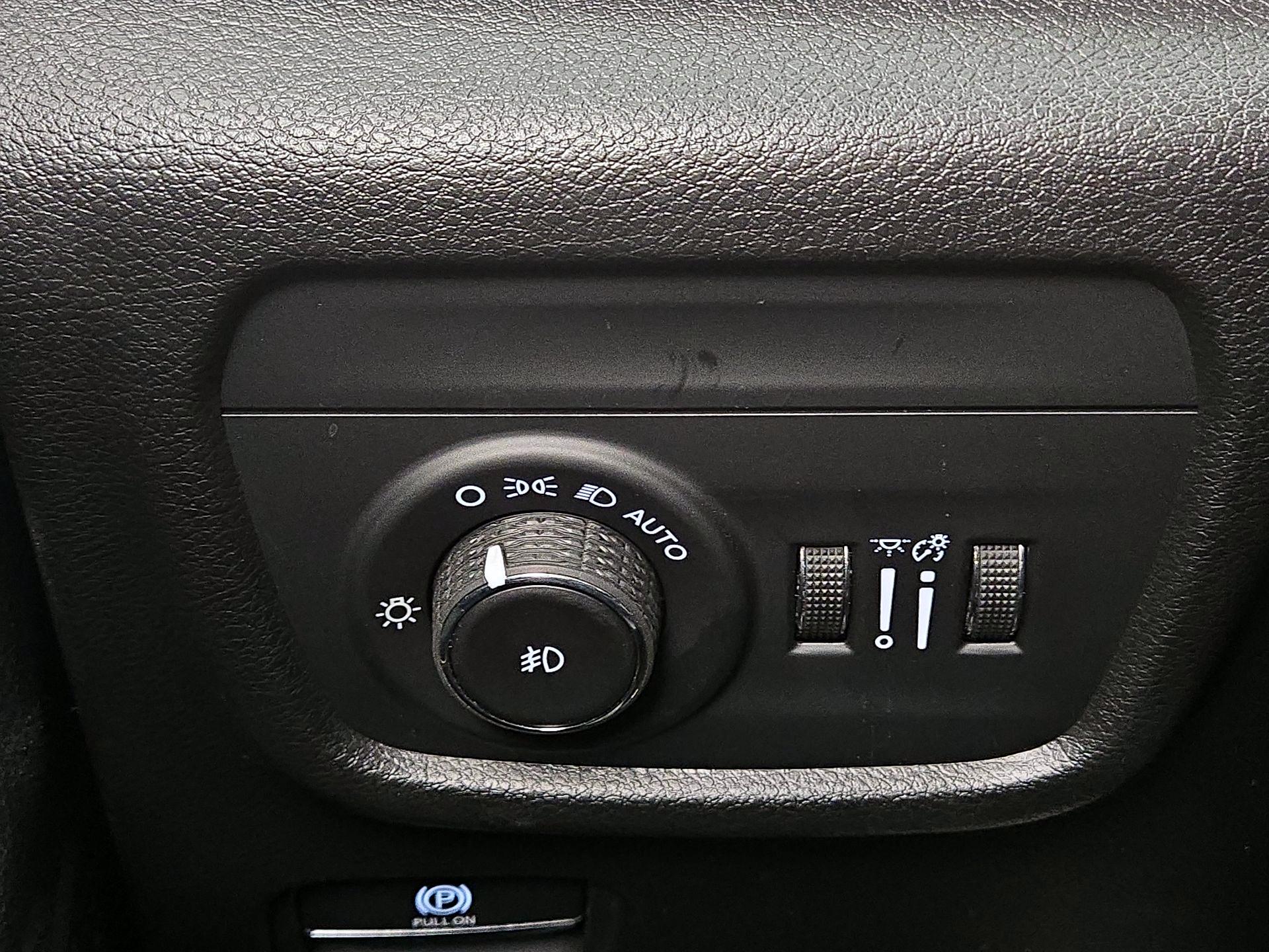 Thumbnail: 2022 Jeep Grand Cherokee - 13