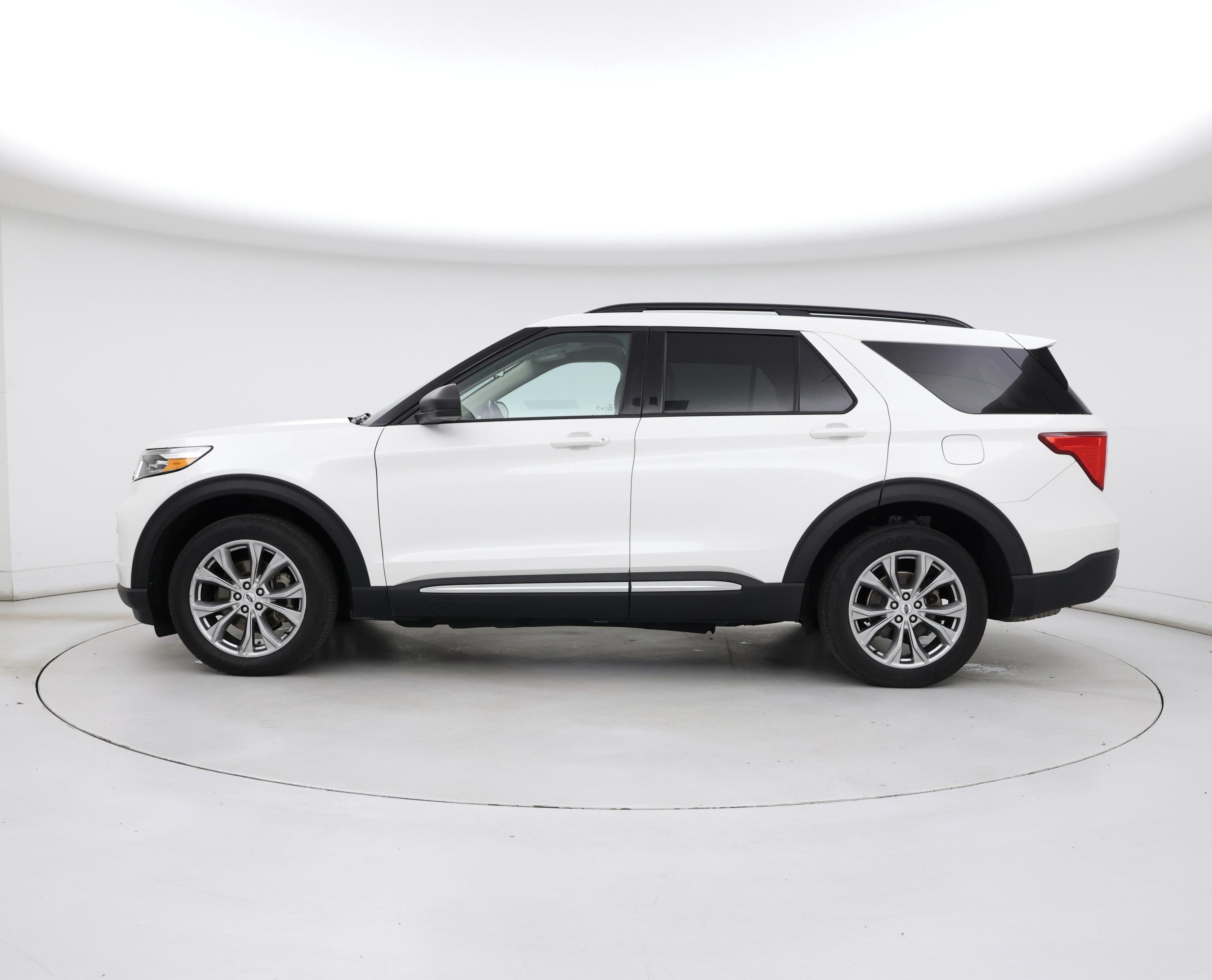 Thumbnail: 2022 Ford Explorer - 3