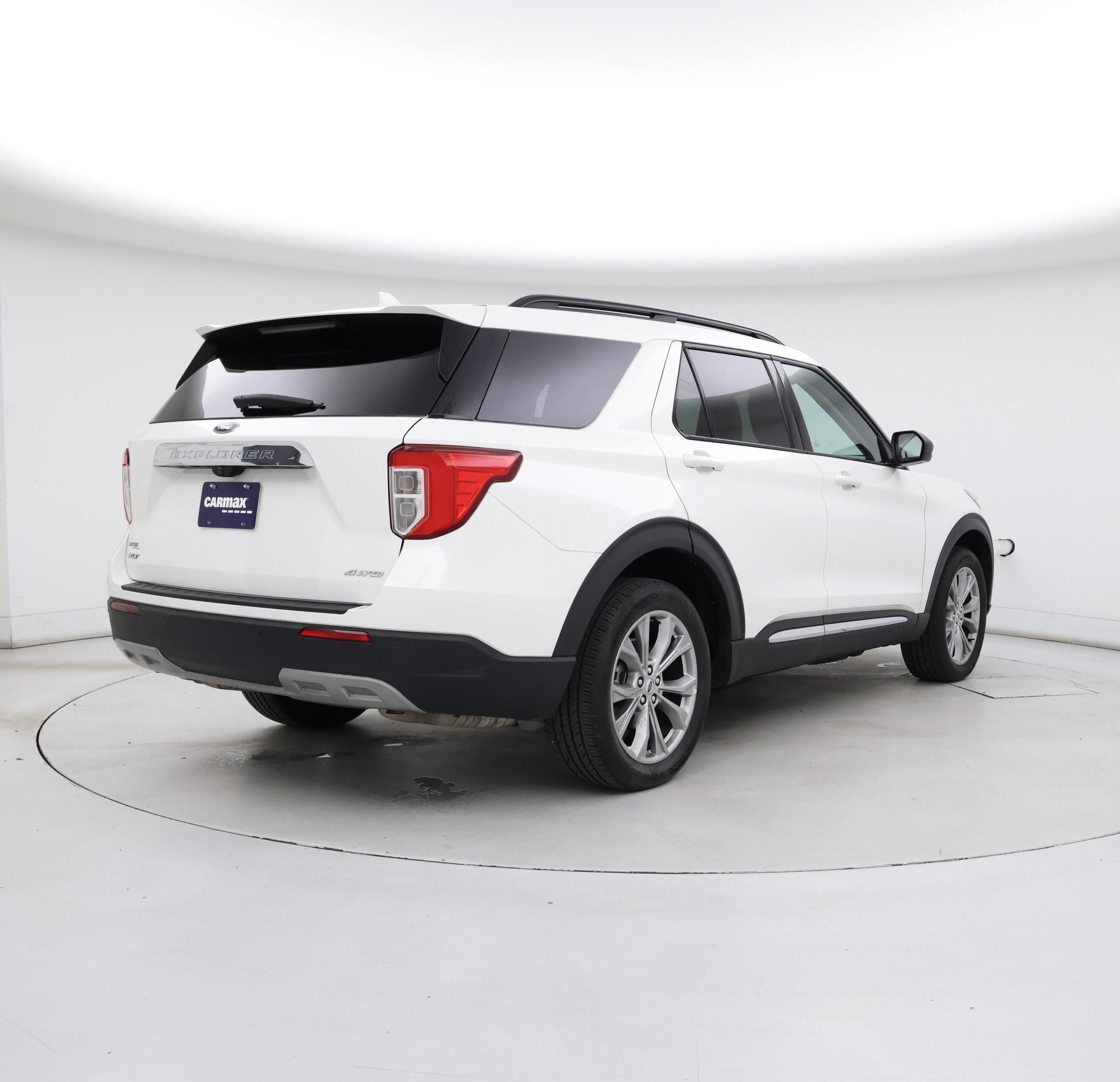 Thumbnail: 2022 Ford Explorer - 8