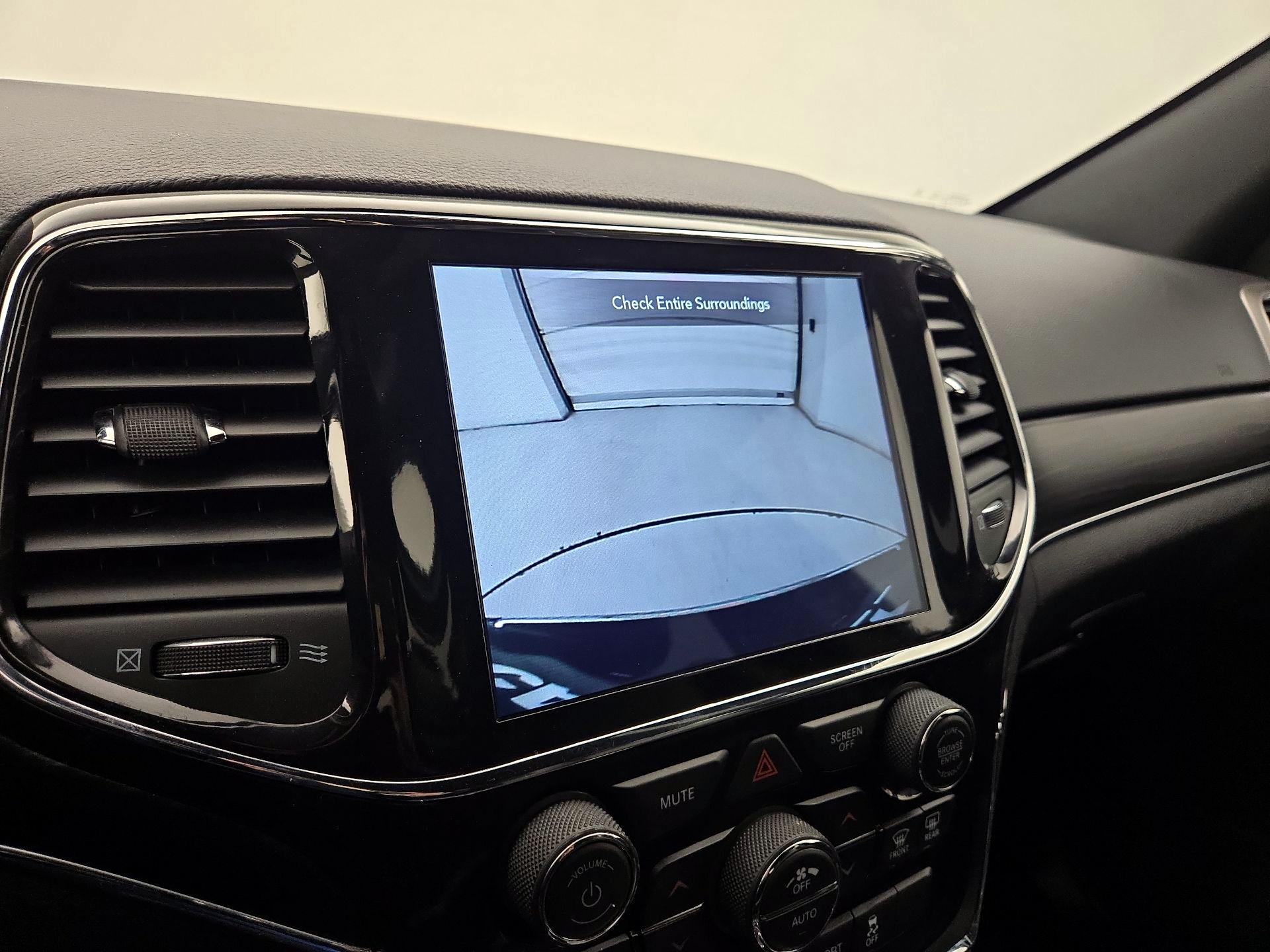 Thumbnail: 2022 Jeep Grand Cherokee - 15