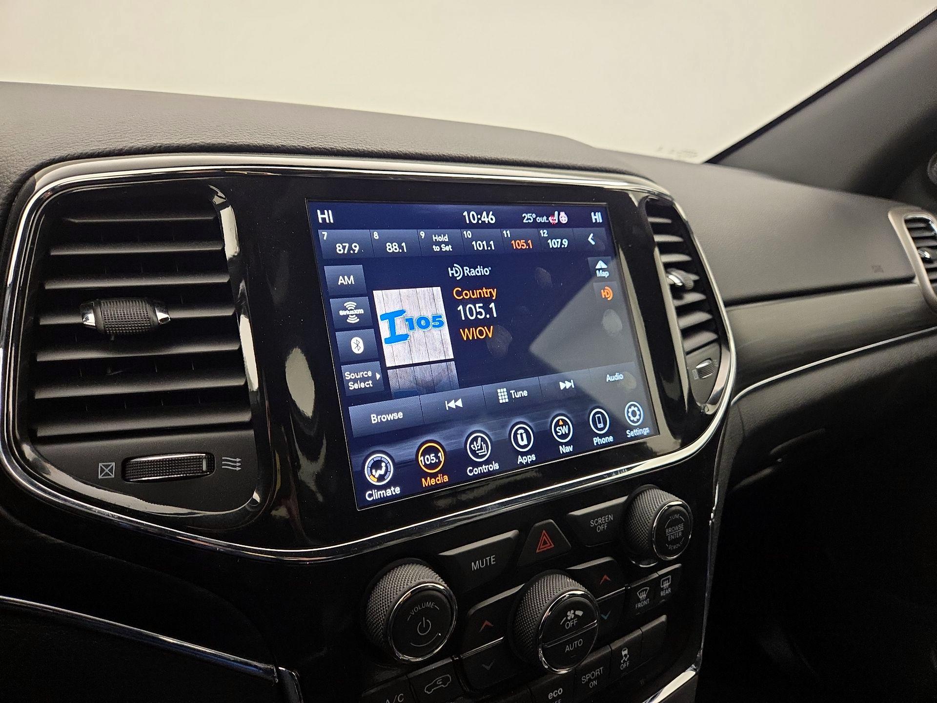 Thumbnail: 2022 Jeep Grand Cherokee - 16