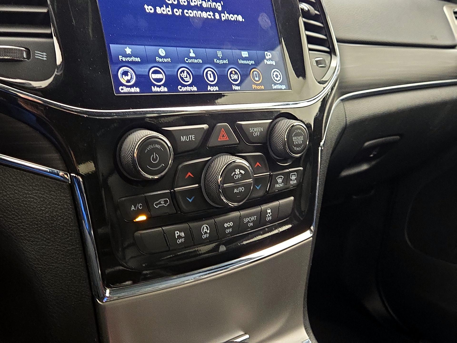 Thumbnail: 2022 Jeep Grand Cherokee - 17