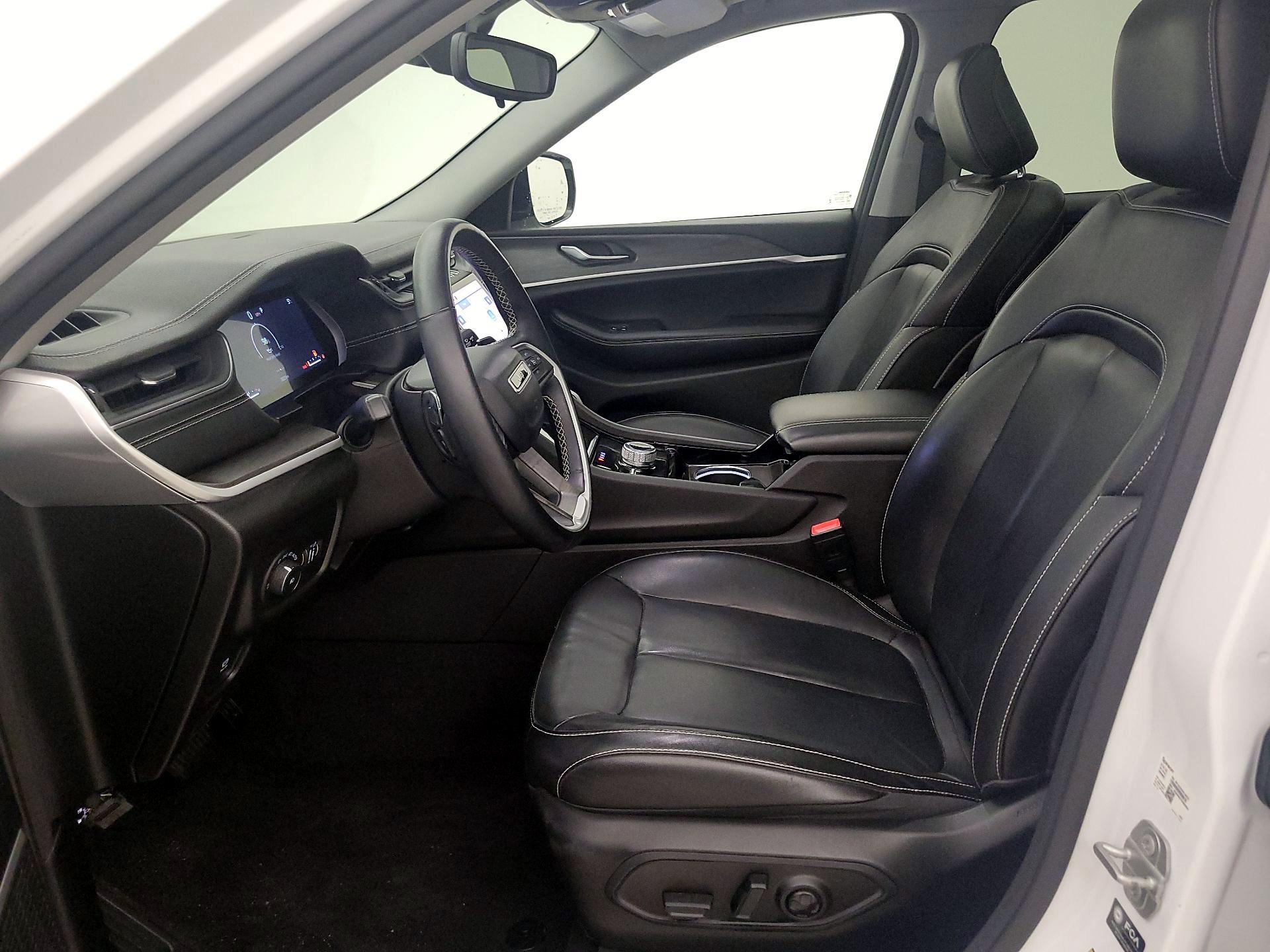 Thumbnail: 2022 Jeep Grand Cherokee - 11