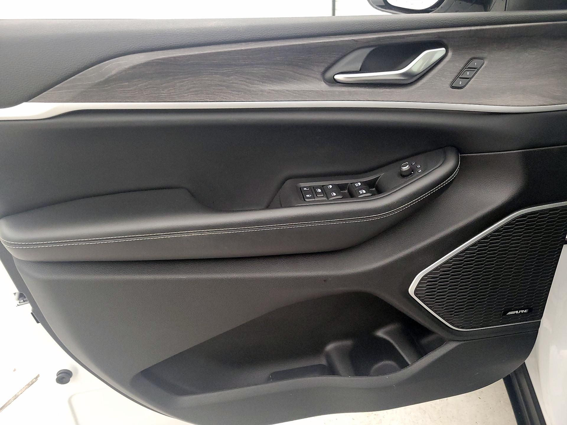 Thumbnail: 2022 Jeep Grand Cherokee - 12