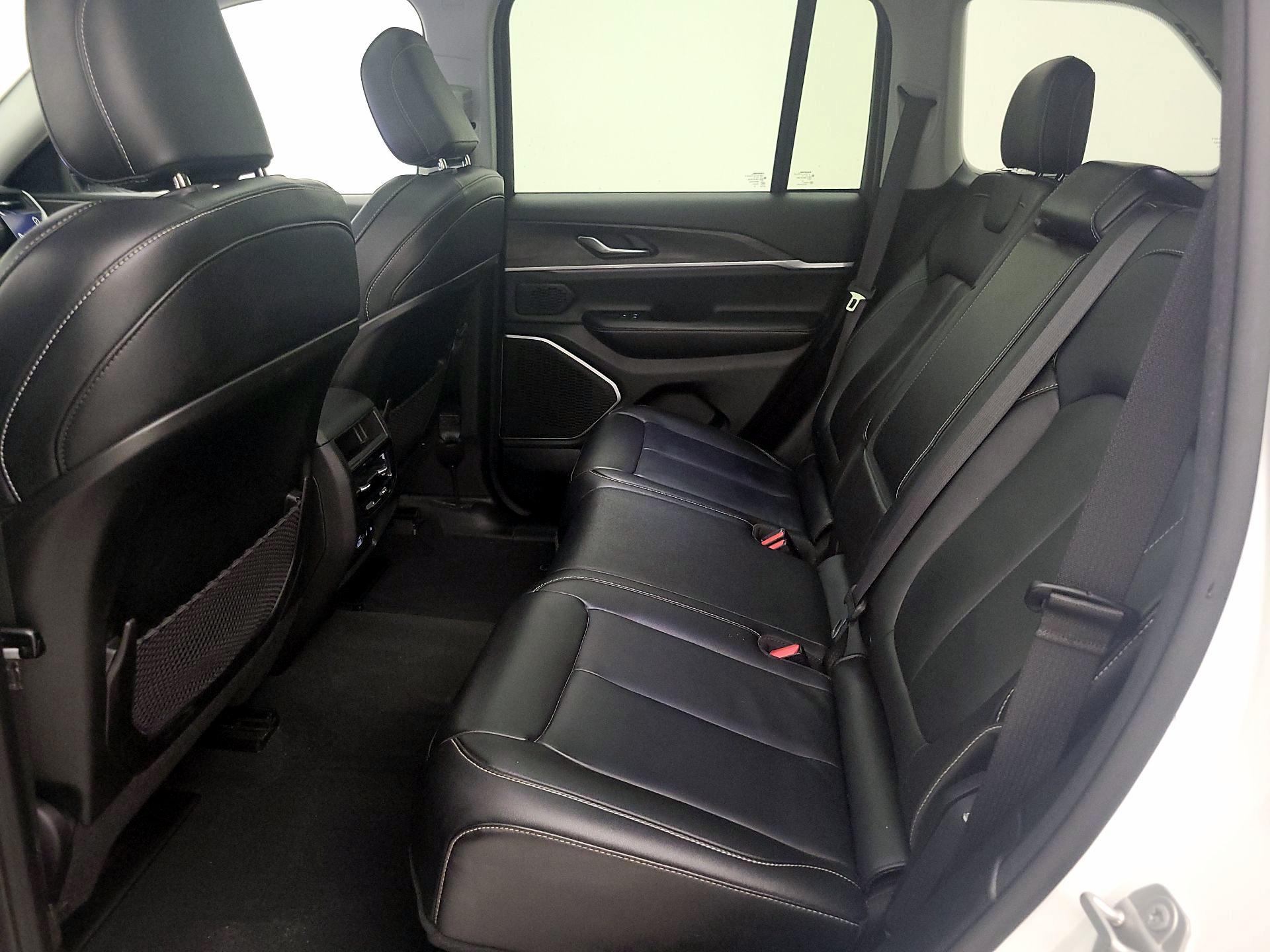 Thumbnail: 2022 Jeep Grand Cherokee - 20