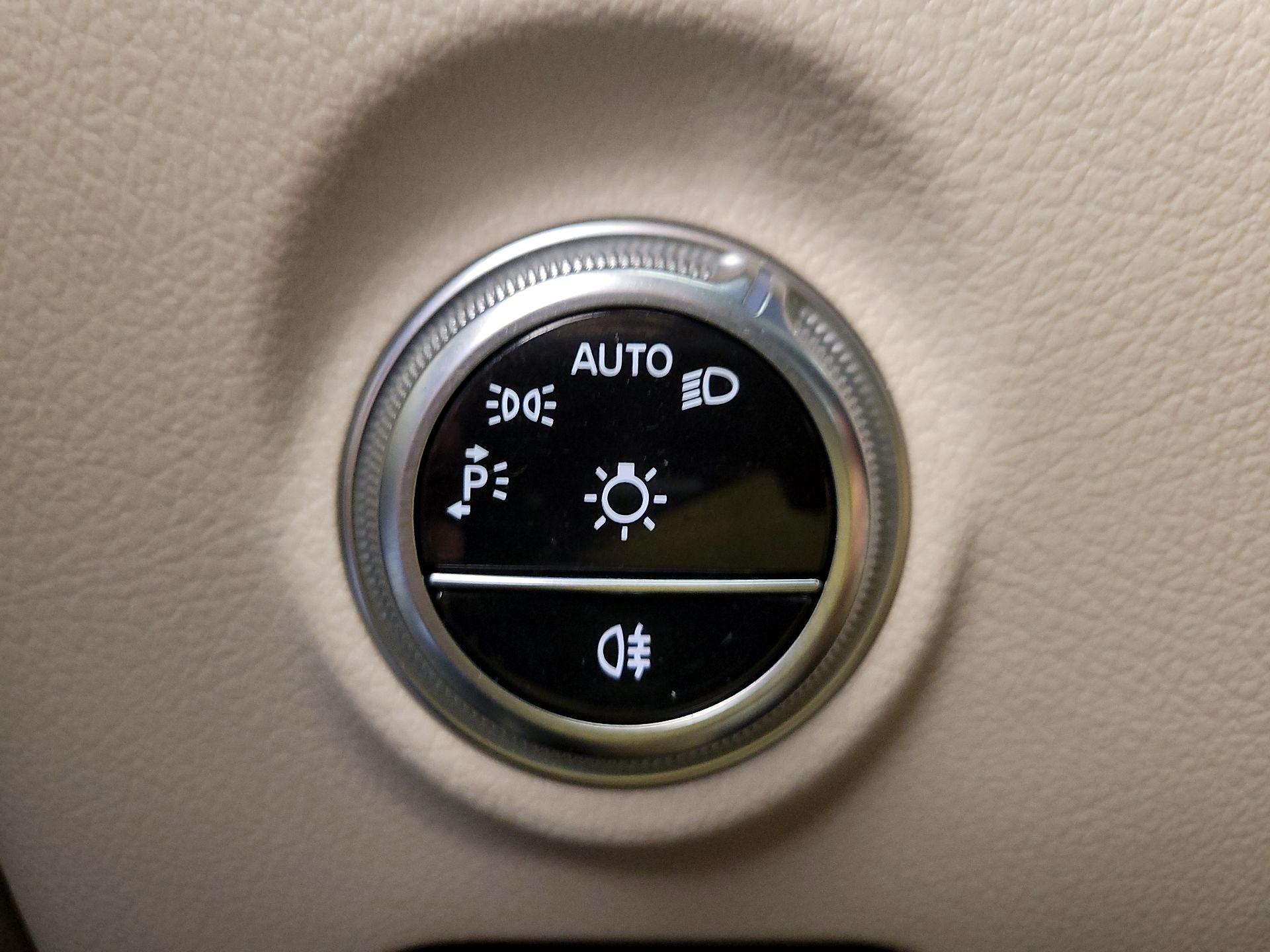 Thumbnail: 2023 Mercedes-Benz C-Class - 13