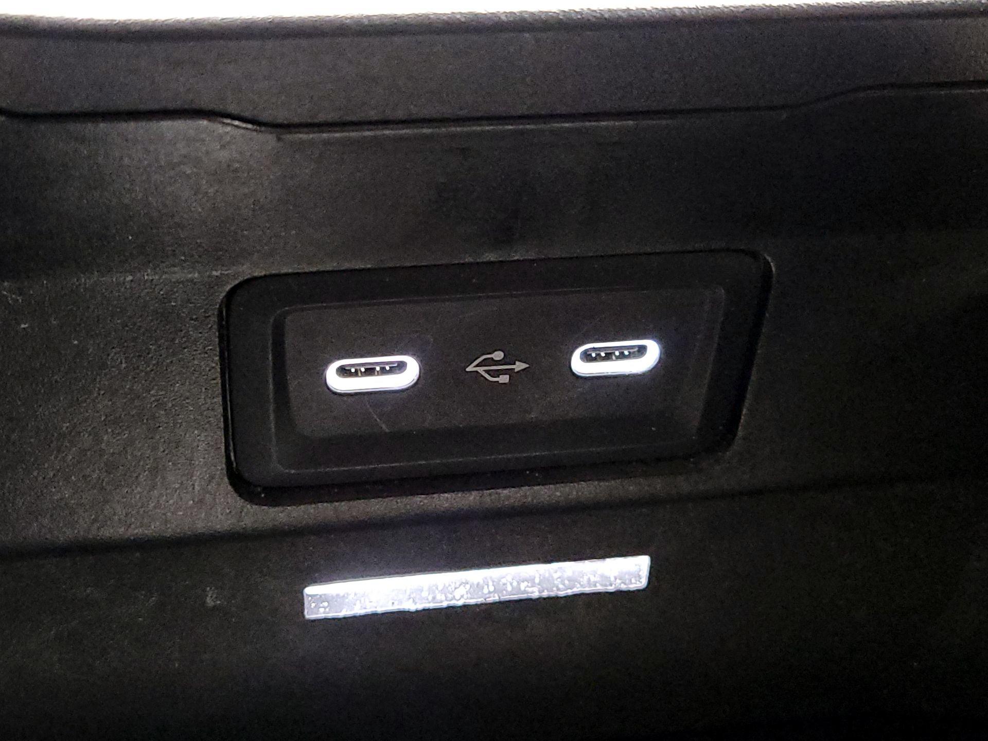 Thumbnail: 2023 Mercedes-Benz C-Class - 18