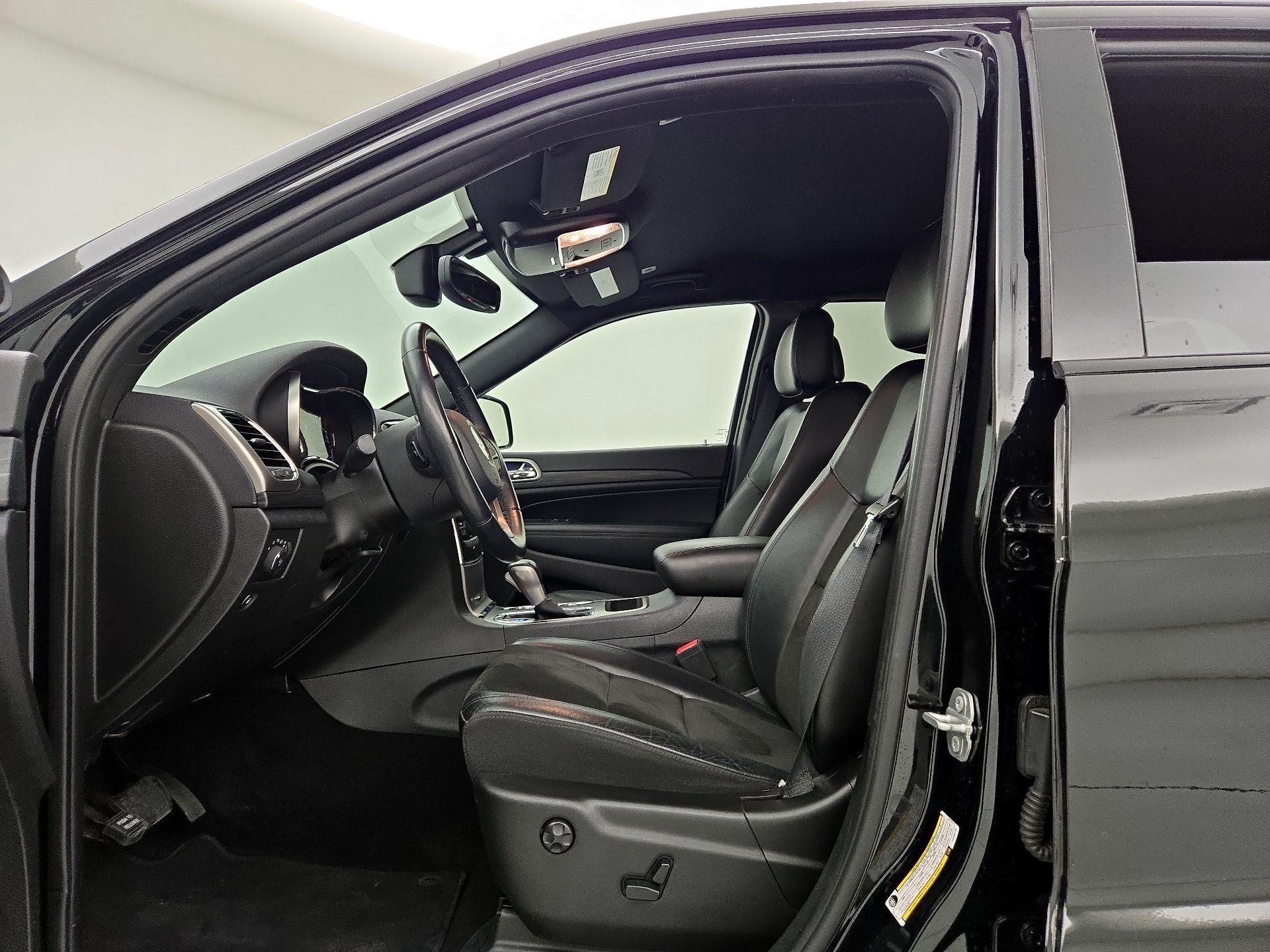 Thumbnail: 2020 Jeep Grand Cherokee - 11