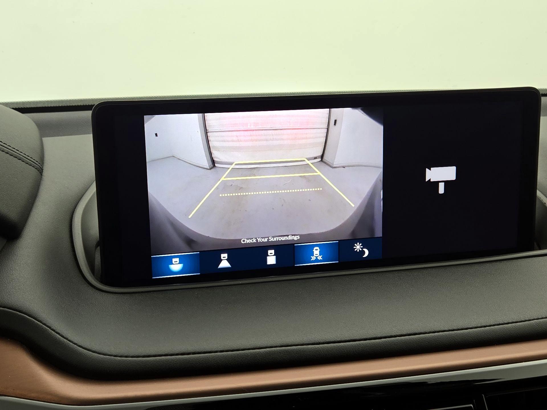 Thumbnail: 2023 Acura MDX - 15