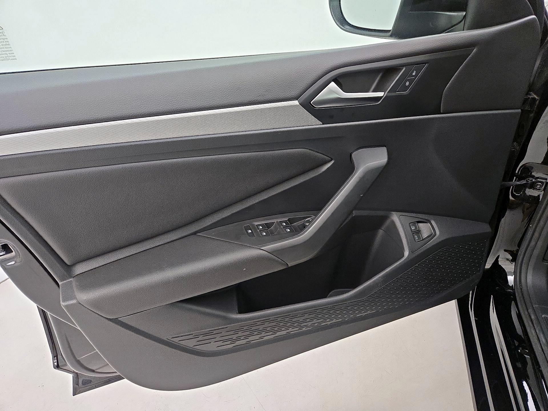 Thumbnail: 2021 Volkswagen Jetta - 12