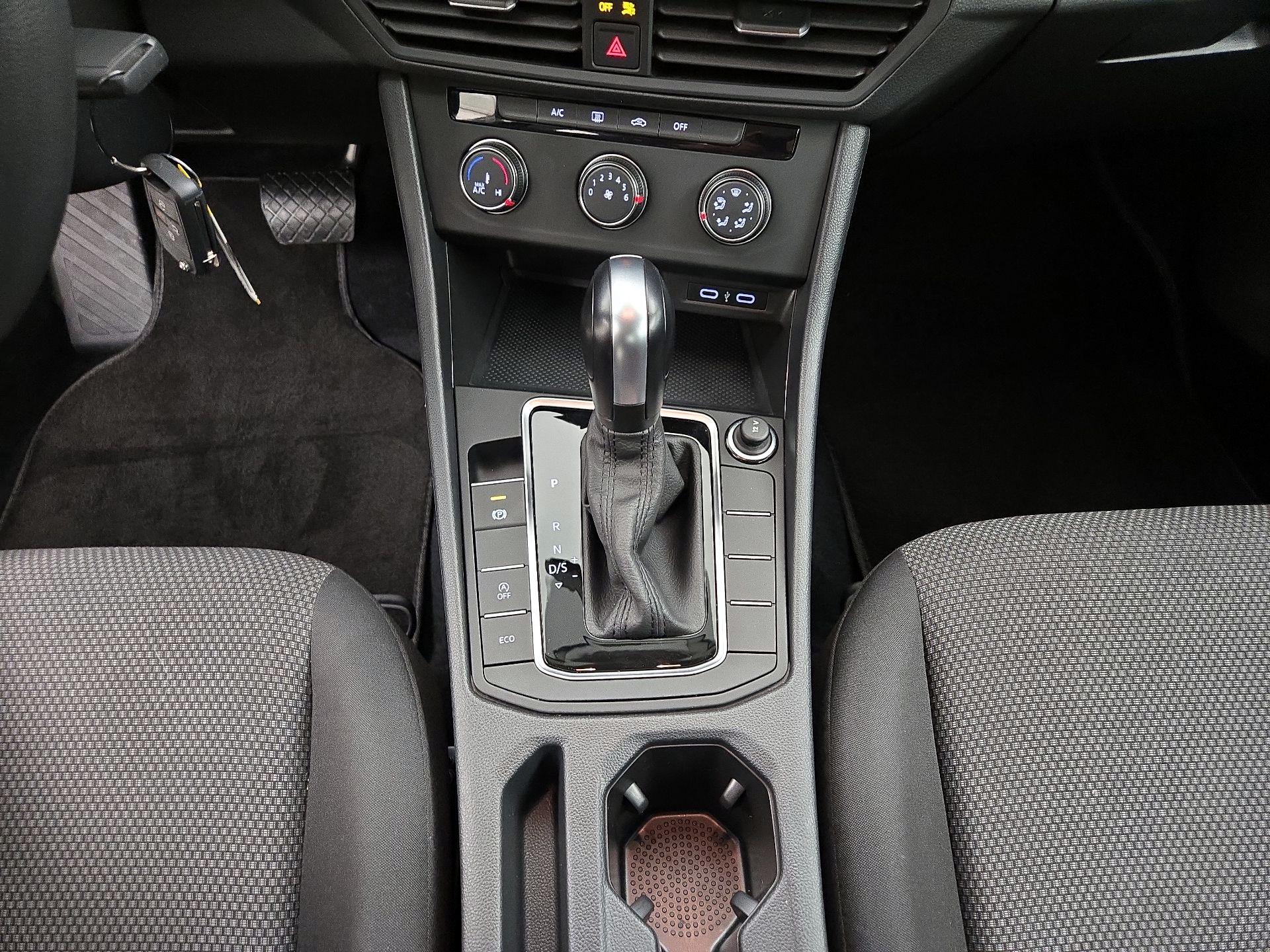 Thumbnail: 2021 Volkswagen Jetta - 17