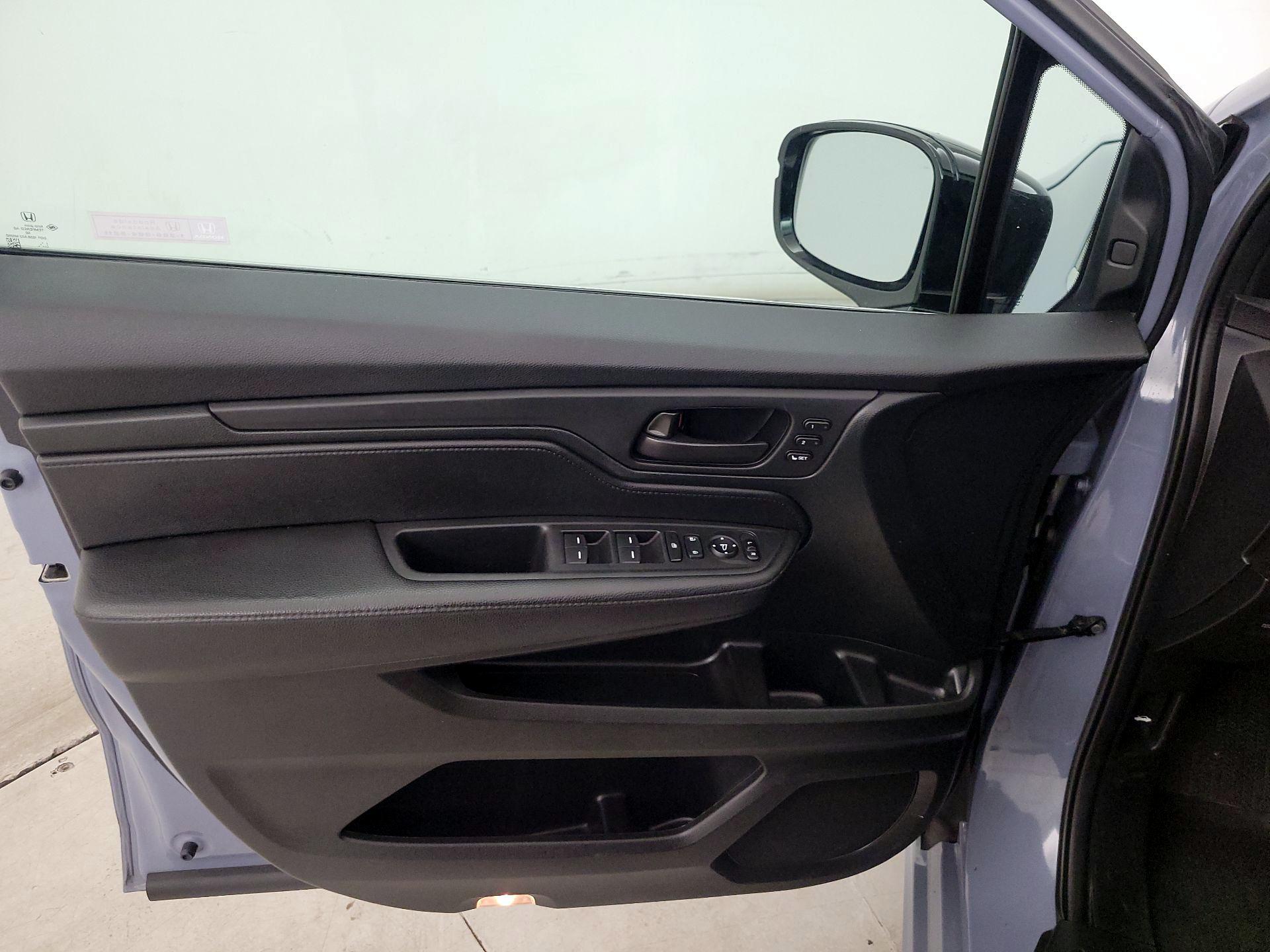 Thumbnail: 2023 Honda Odyssey - 12