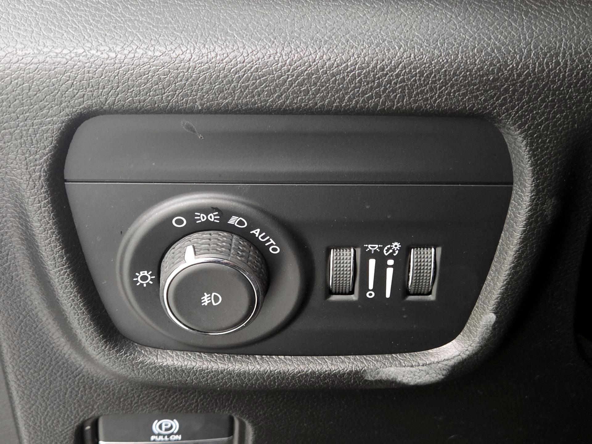 Thumbnail: 2022 Jeep Grand Cherokee - 13