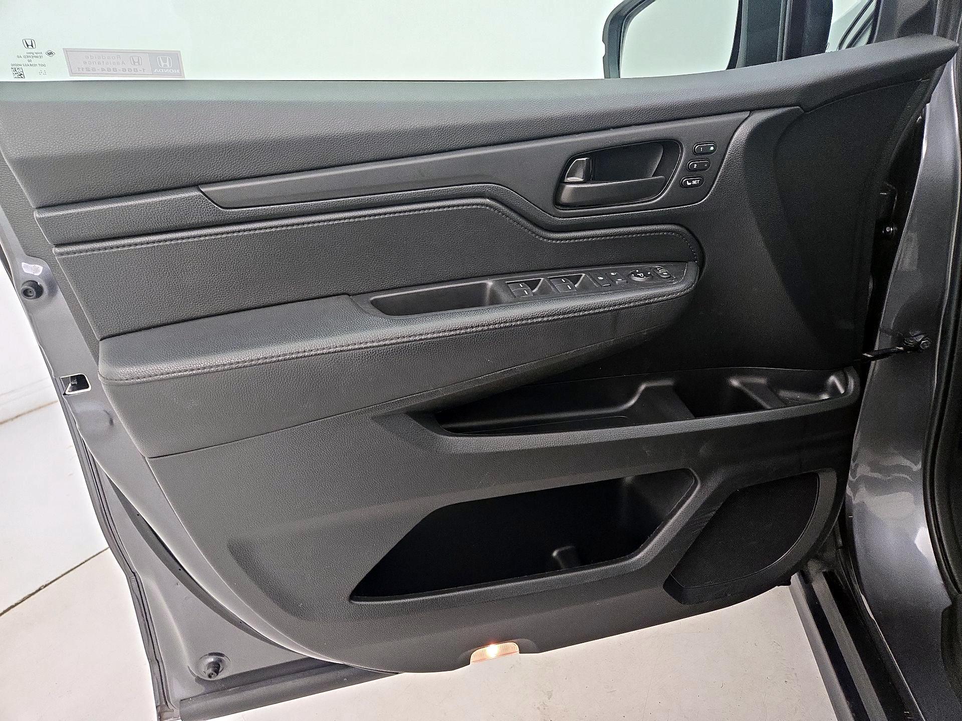 Thumbnail: 2023 Honda Odyssey - 12