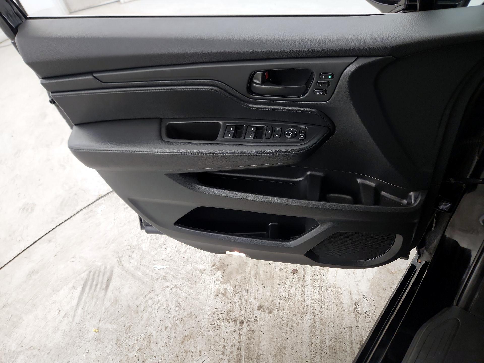 Thumbnail: 2023 Honda Odyssey - 12