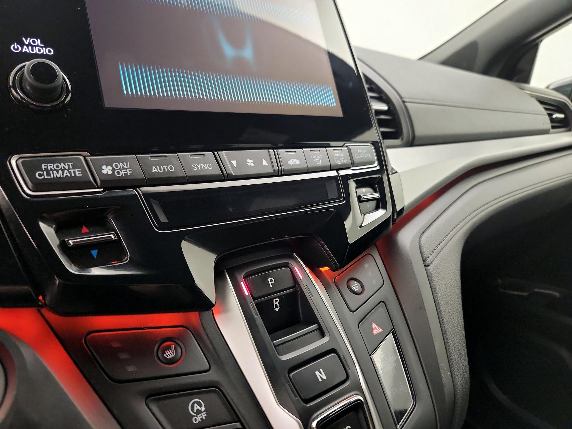 Thumbnail: 2023 Honda Odyssey - 16