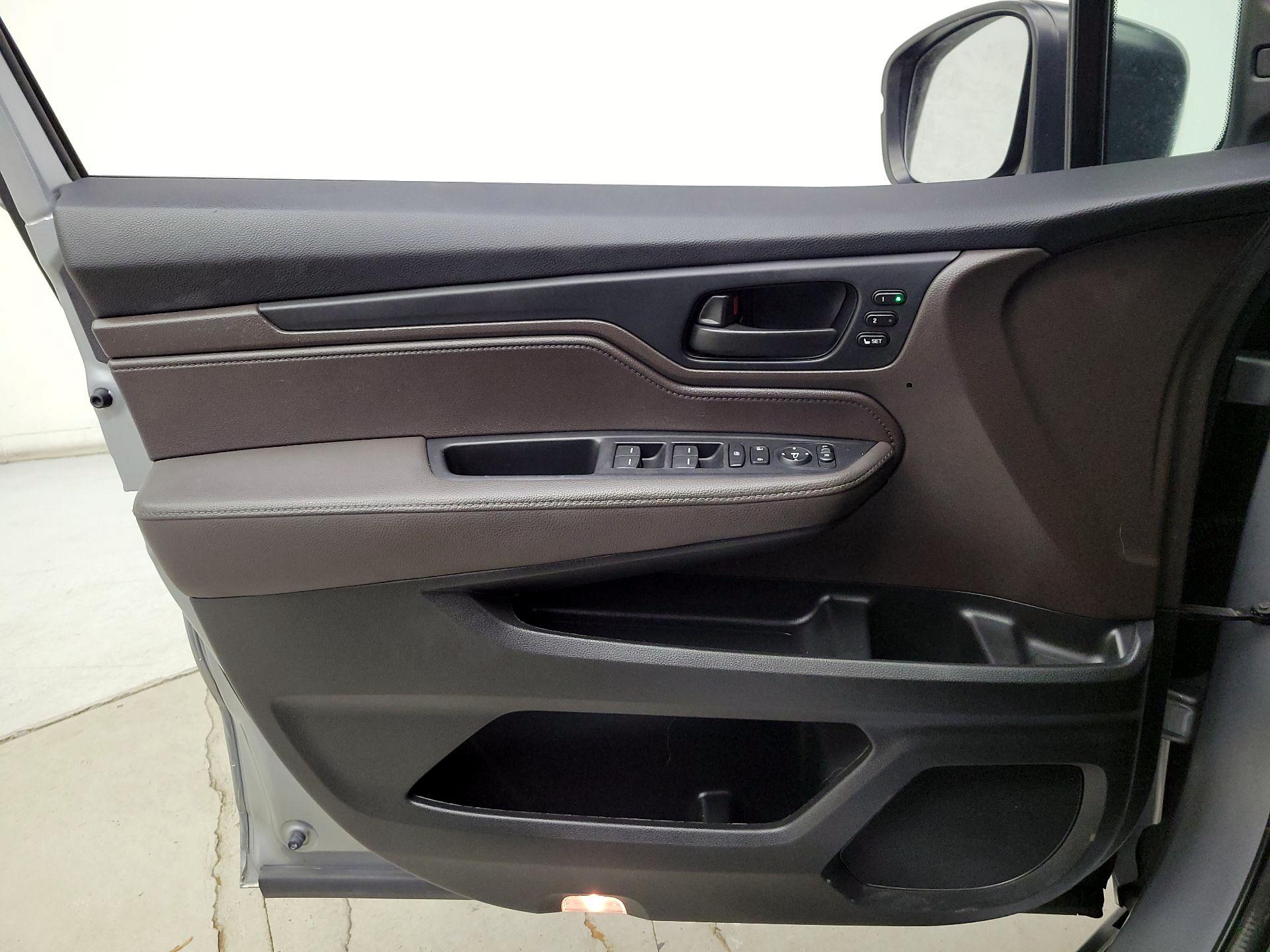 Thumbnail: 2022 Honda Odyssey - 12