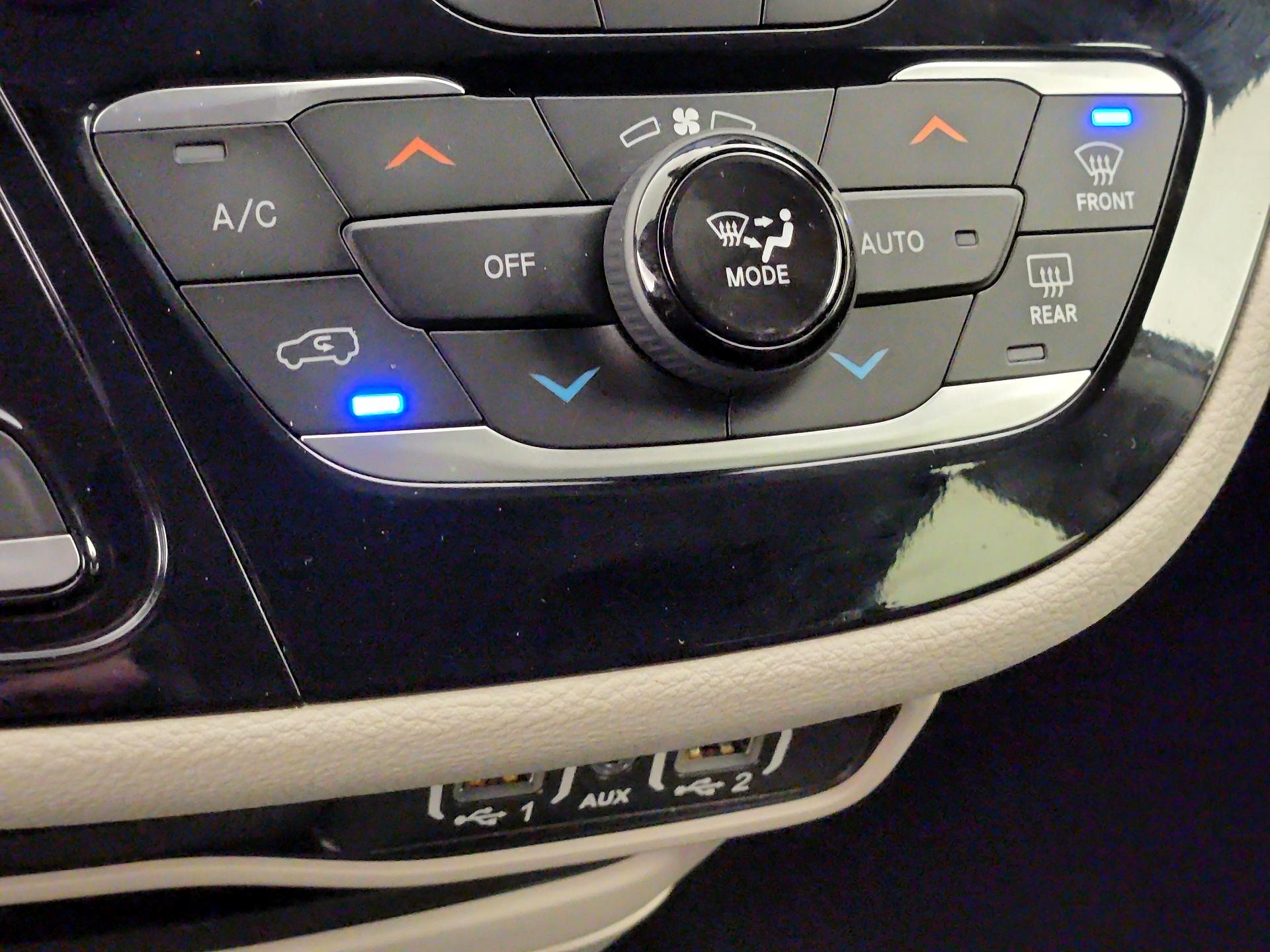 Thumbnail: 2023 Chrysler Pacifica - 16