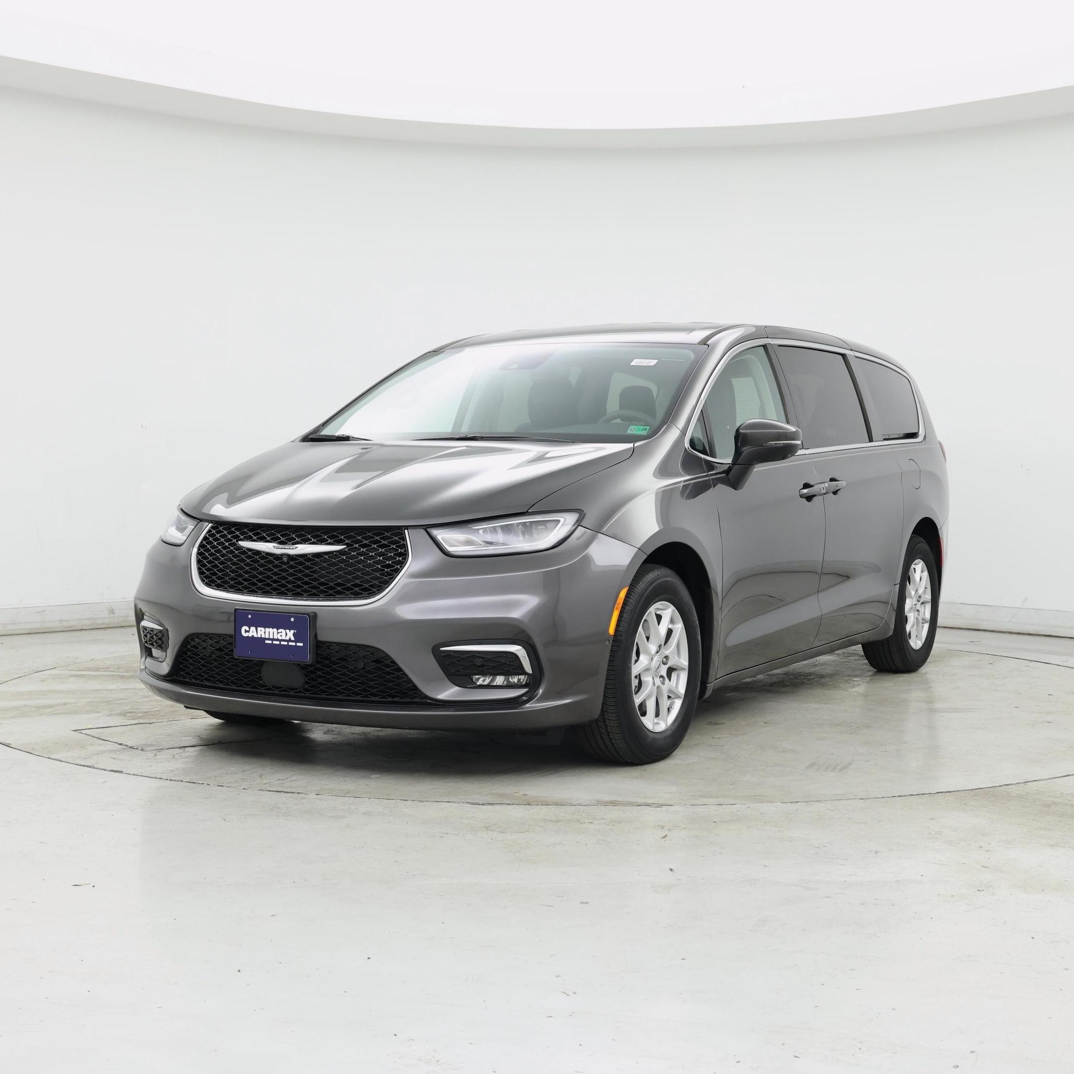 Thumbnail: 2023 Chrysler Pacifica - 4