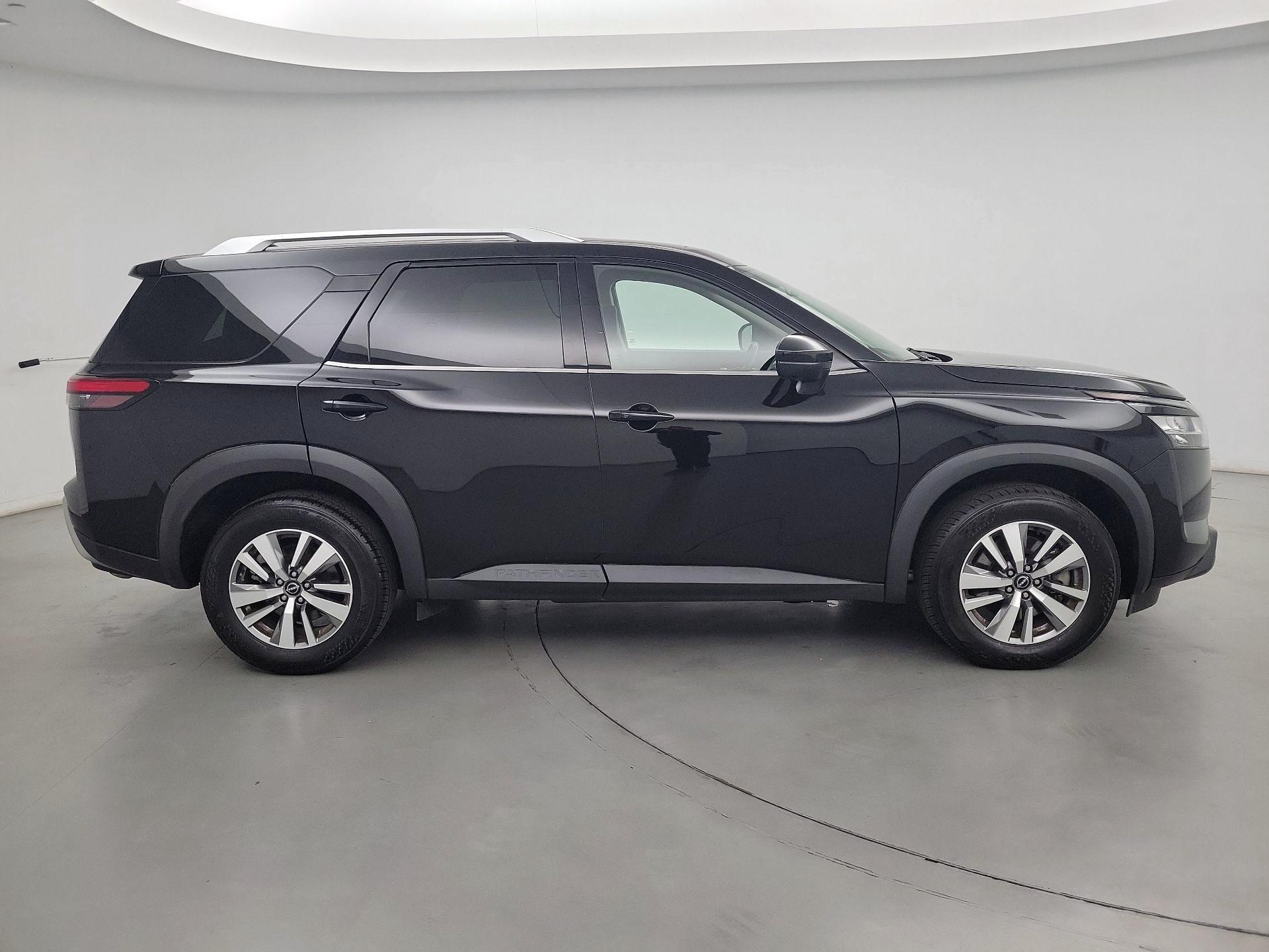 Thumbnail: 2023 Nissan Pathfinder - 4