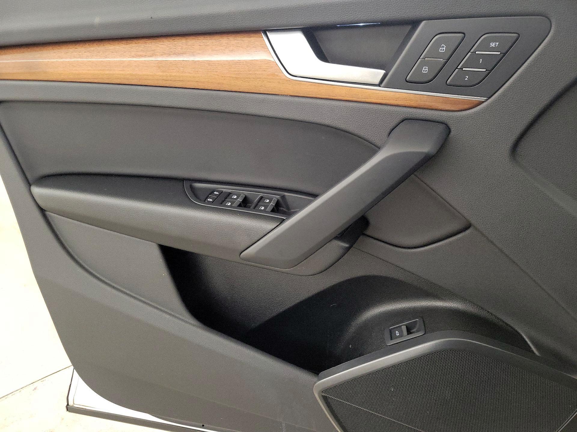 Thumbnail: 2023 Audi Q5 - 12