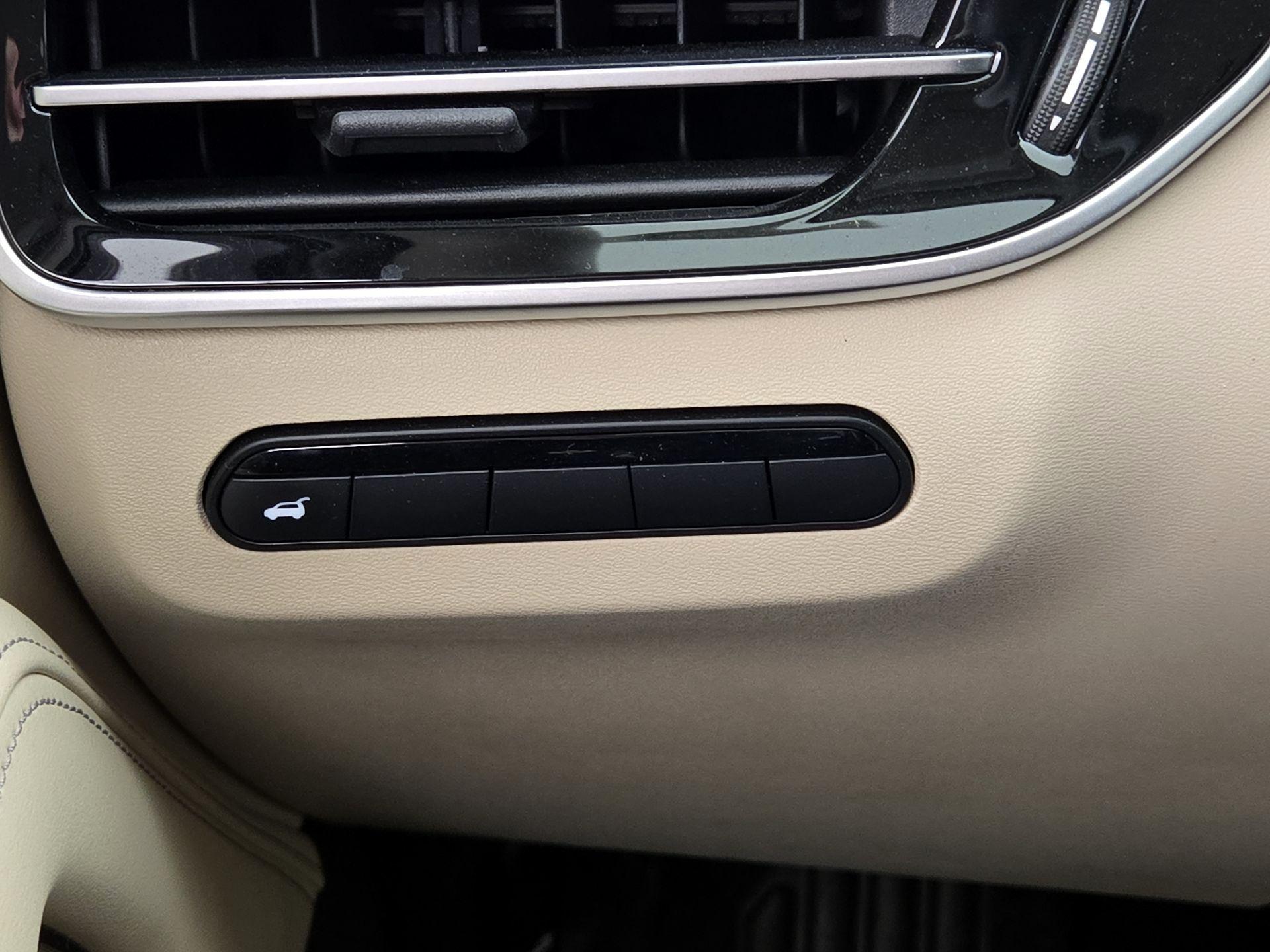 Thumbnail: 2023 INFINITI QX60 - 13