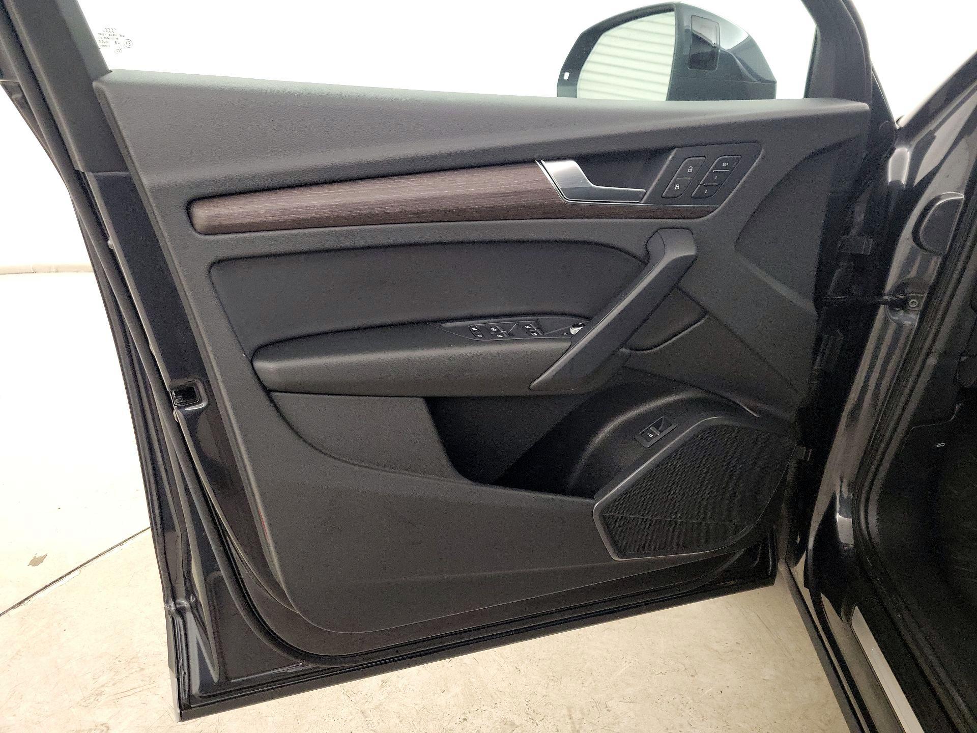 Thumbnail: 2021 Audi Q5 - 12