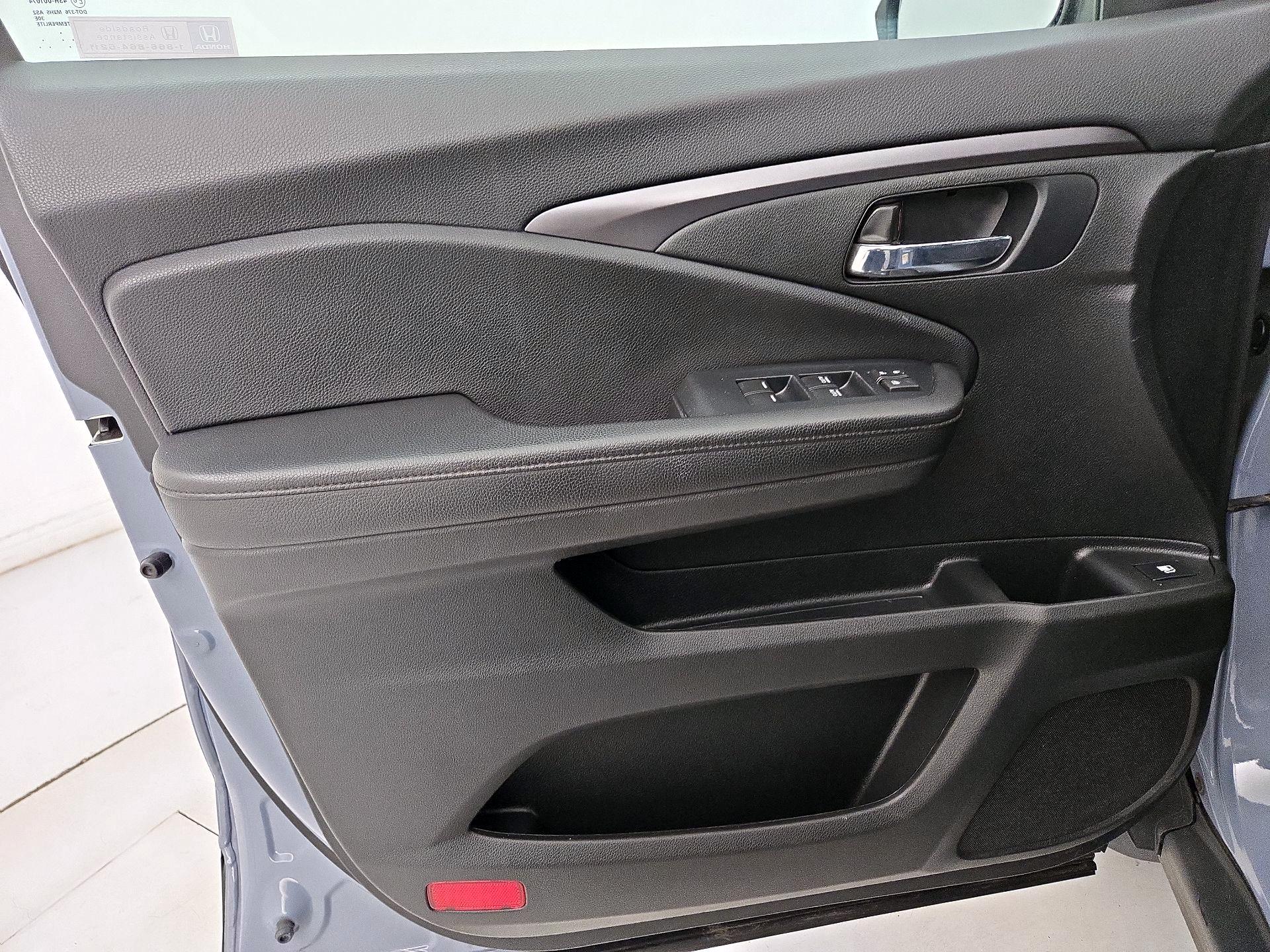 Thumbnail: 2022 Honda Pilot - 12