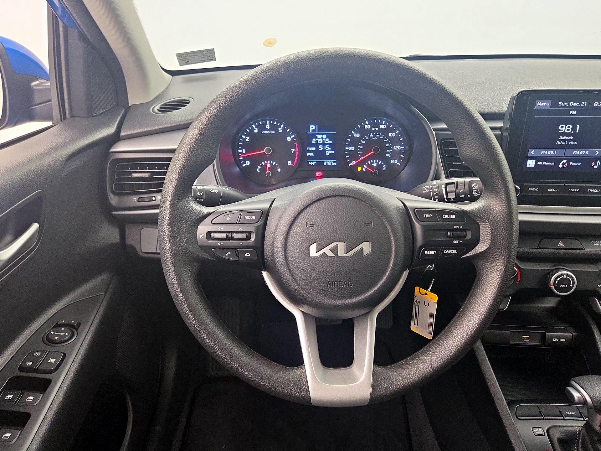 Thumbnail: 2023 Kia Rio - 10