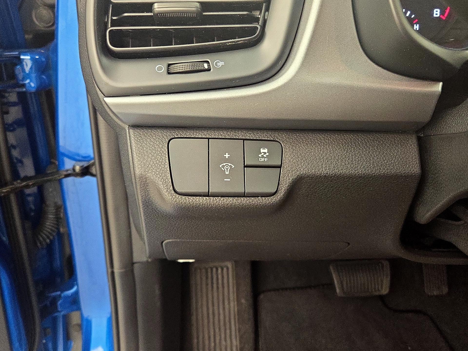 Thumbnail: 2023 Kia Rio - 13