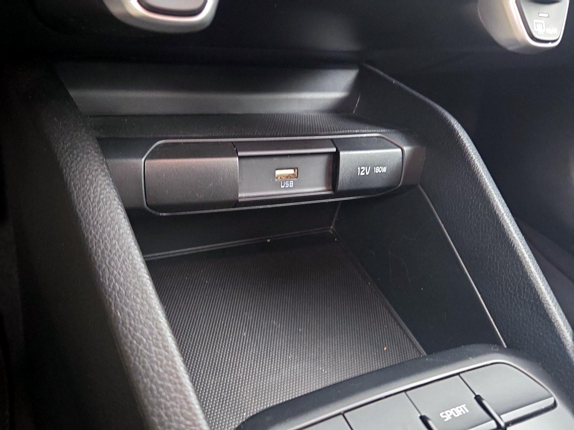 Thumbnail: 2023 Kia Rio - 18