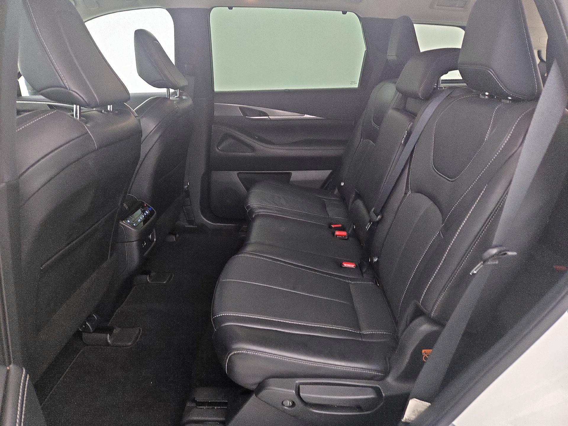 Thumbnail: 2023 INFINITI QX60 - 18