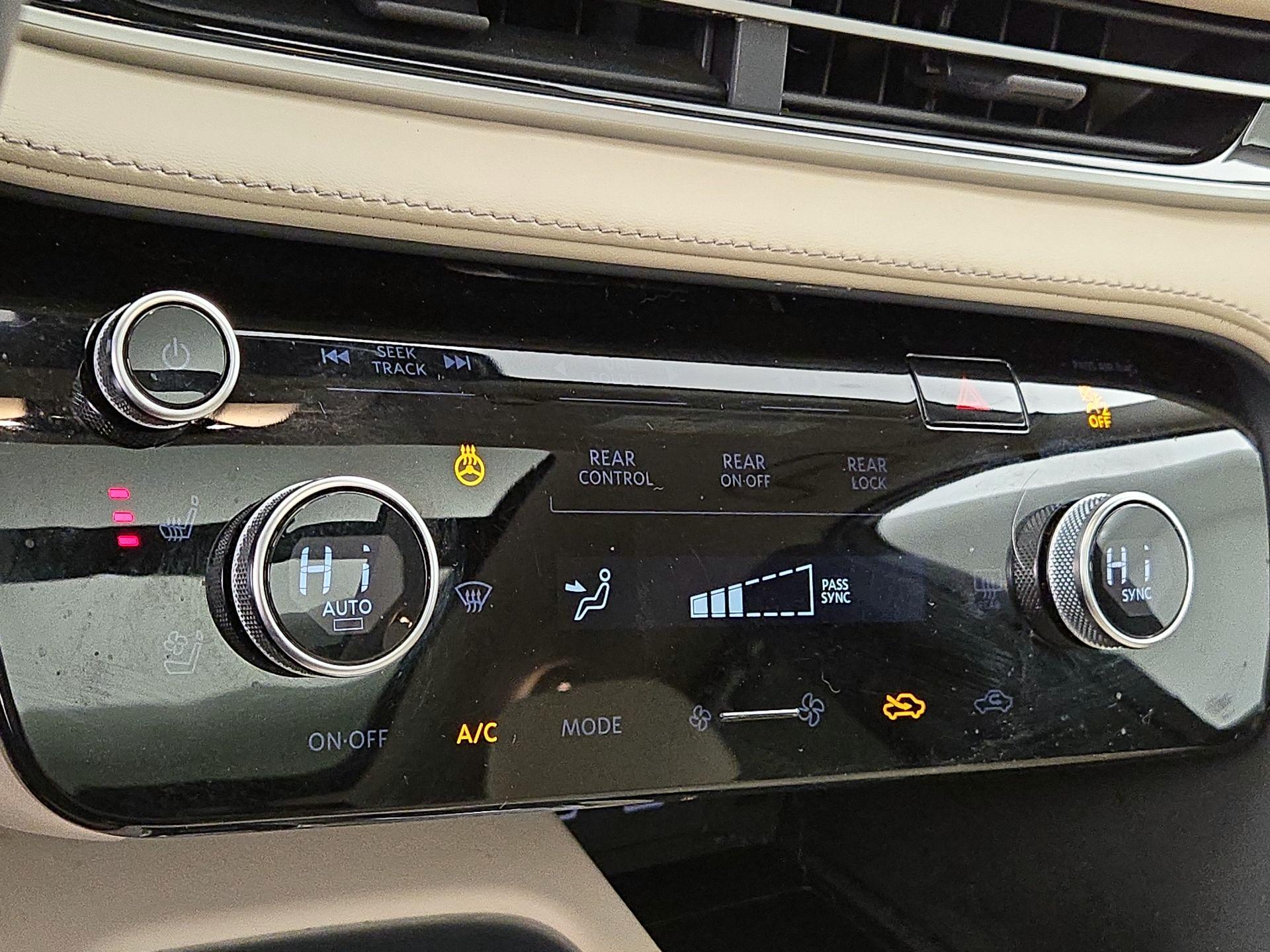 Thumbnail: 2023 INFINITI QX60 - 16