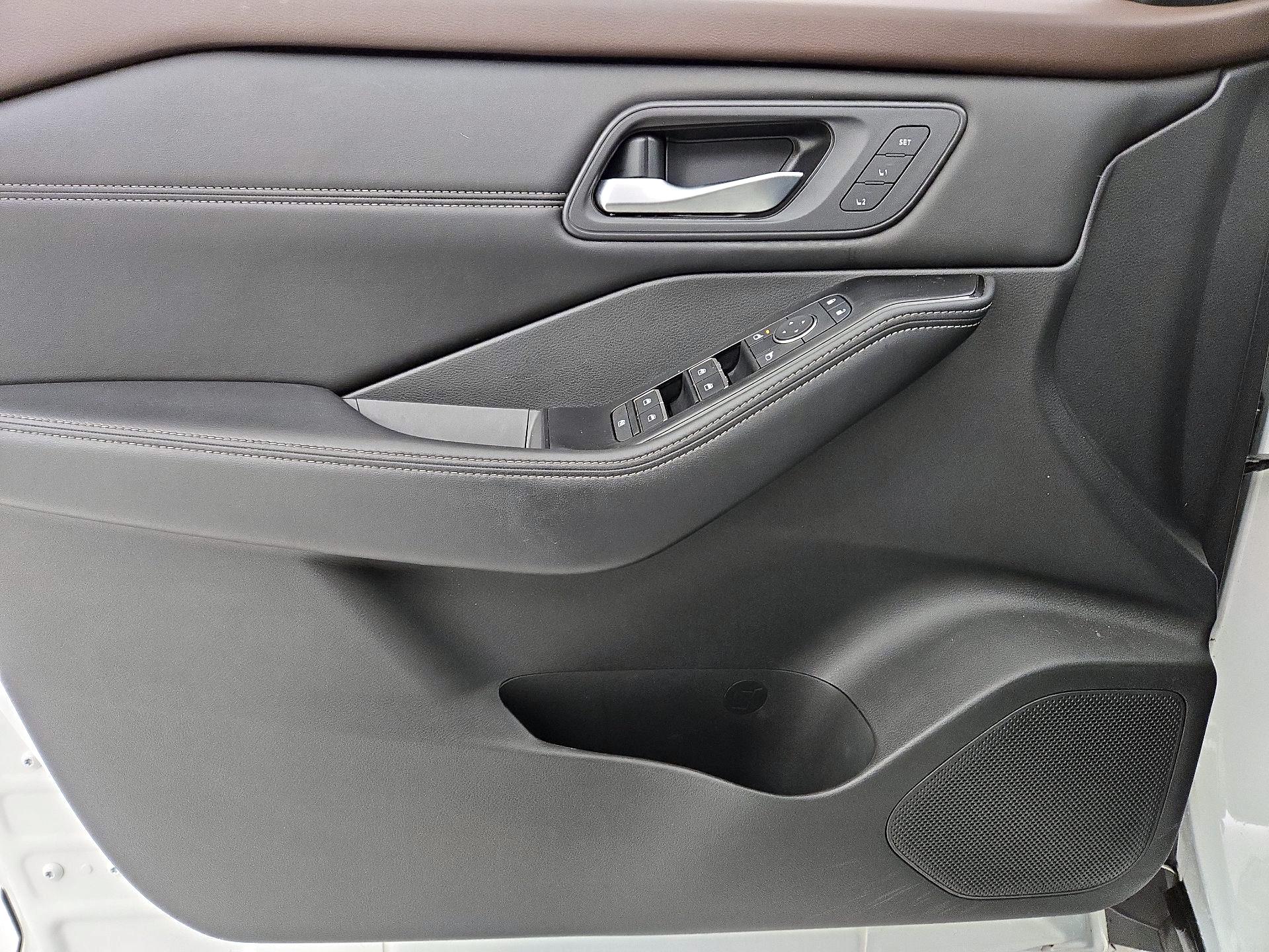 Thumbnail: 2023 Nissan Rogue - 12