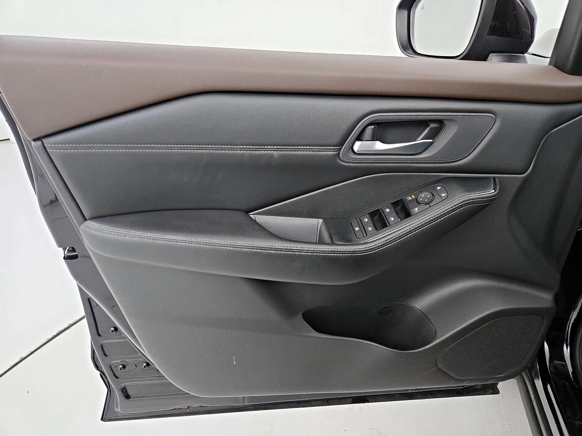 Thumbnail: 2023 Nissan Rogue - 12